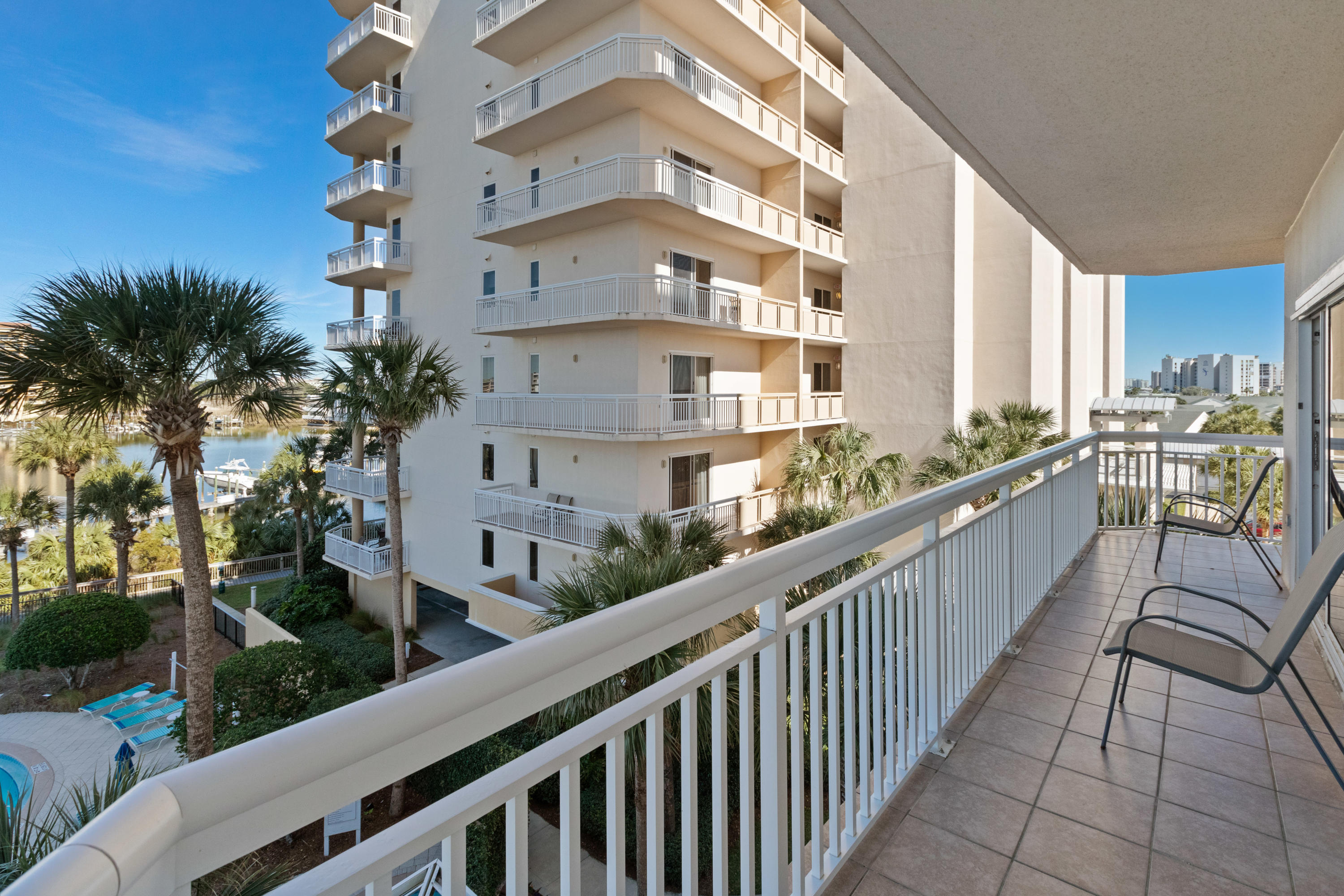 HARBOR LANDING - Residential