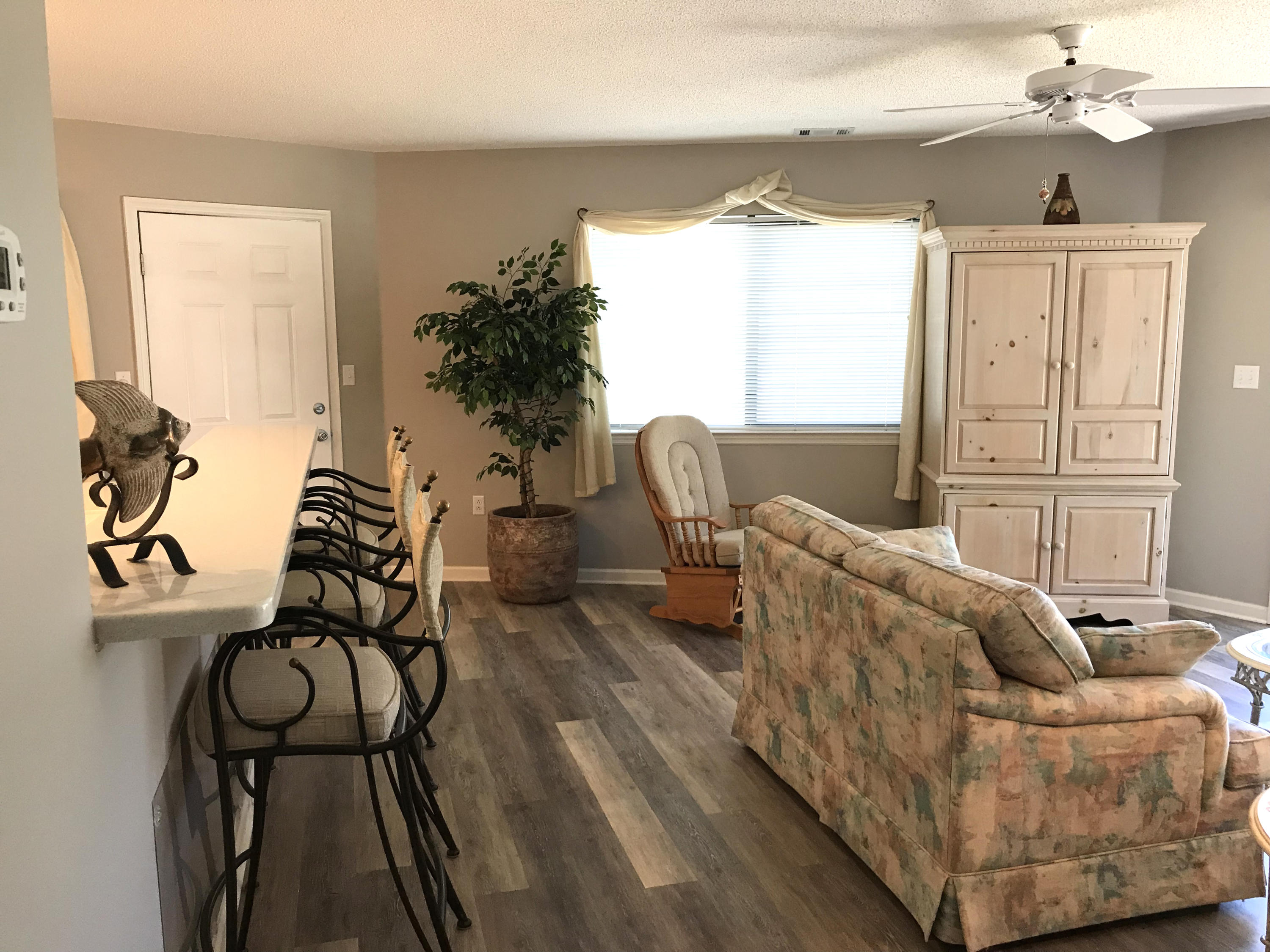 CRYSTAL VILLAGE CONDO PH 2 - Residential