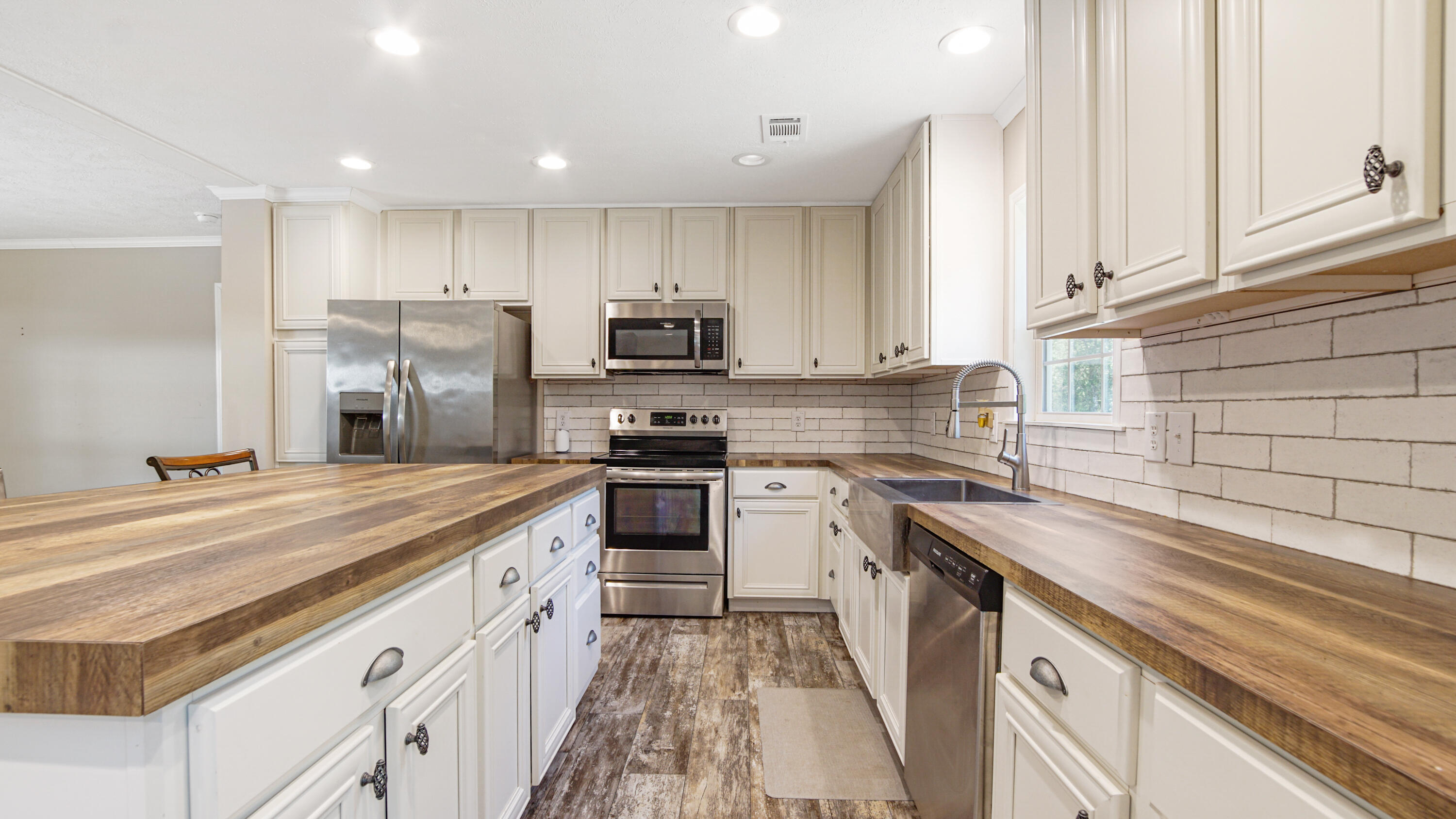 WALTON PLANTATION - Residential