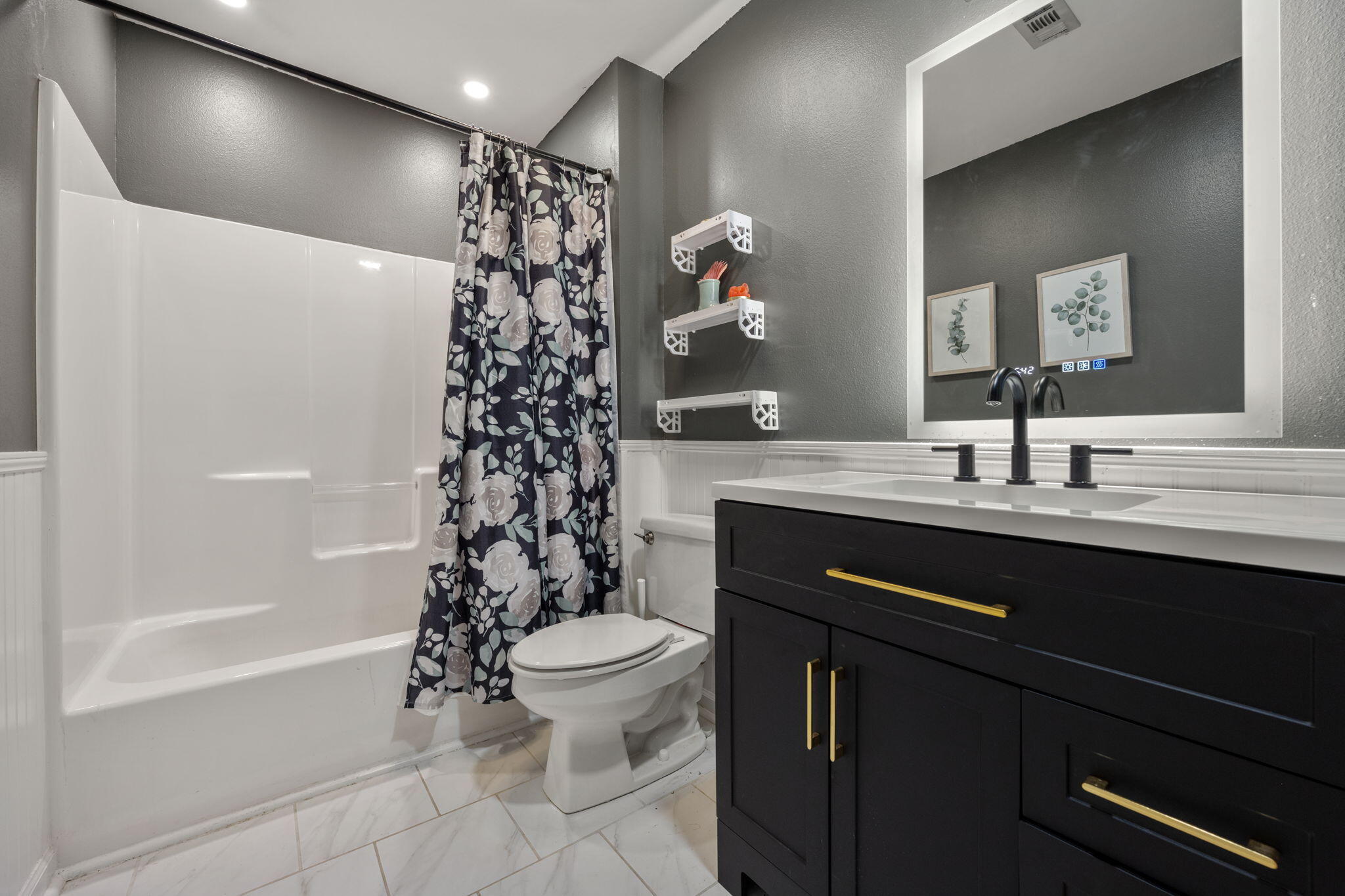 SUMMERDALE - Residential