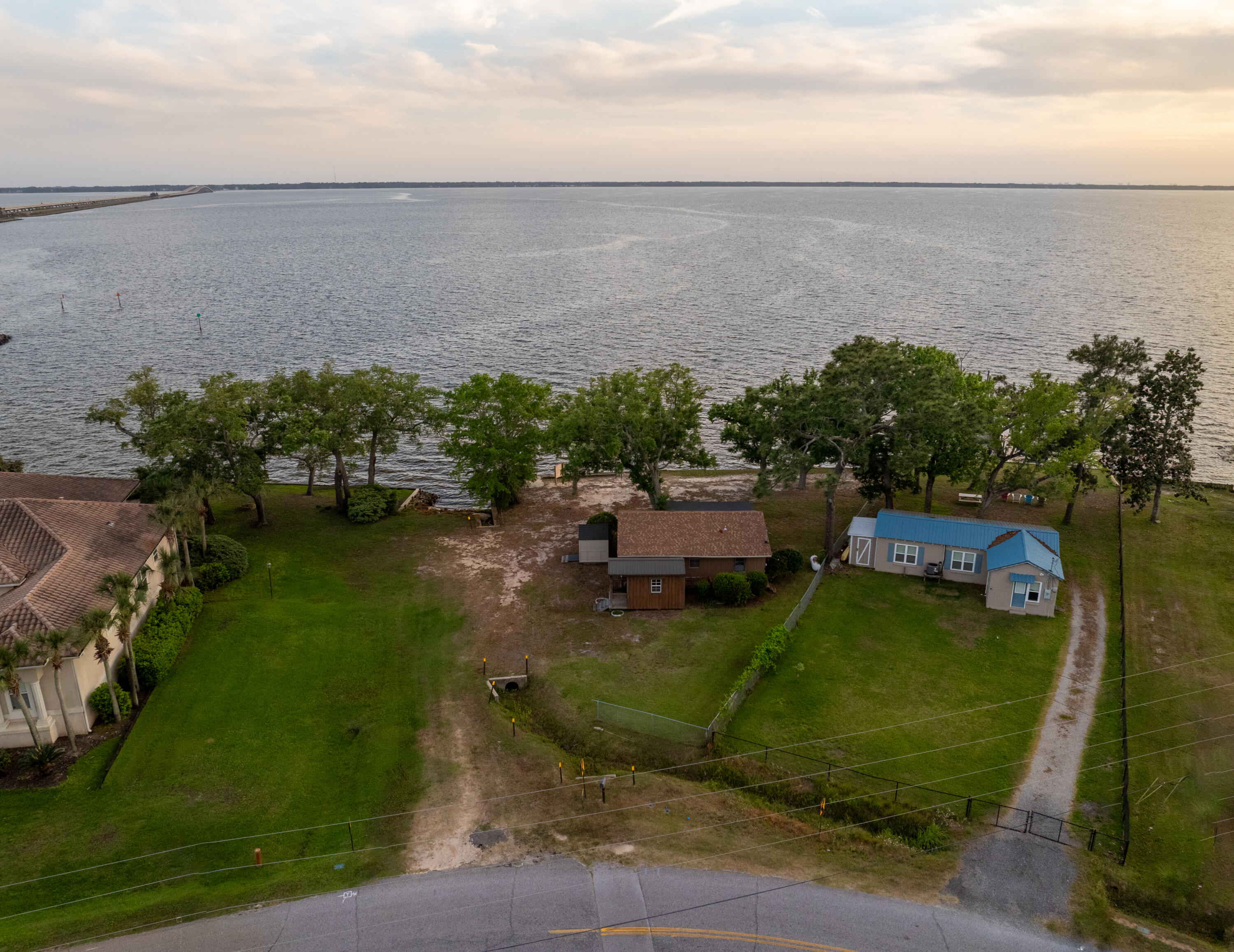 BAY GROVE - Residential