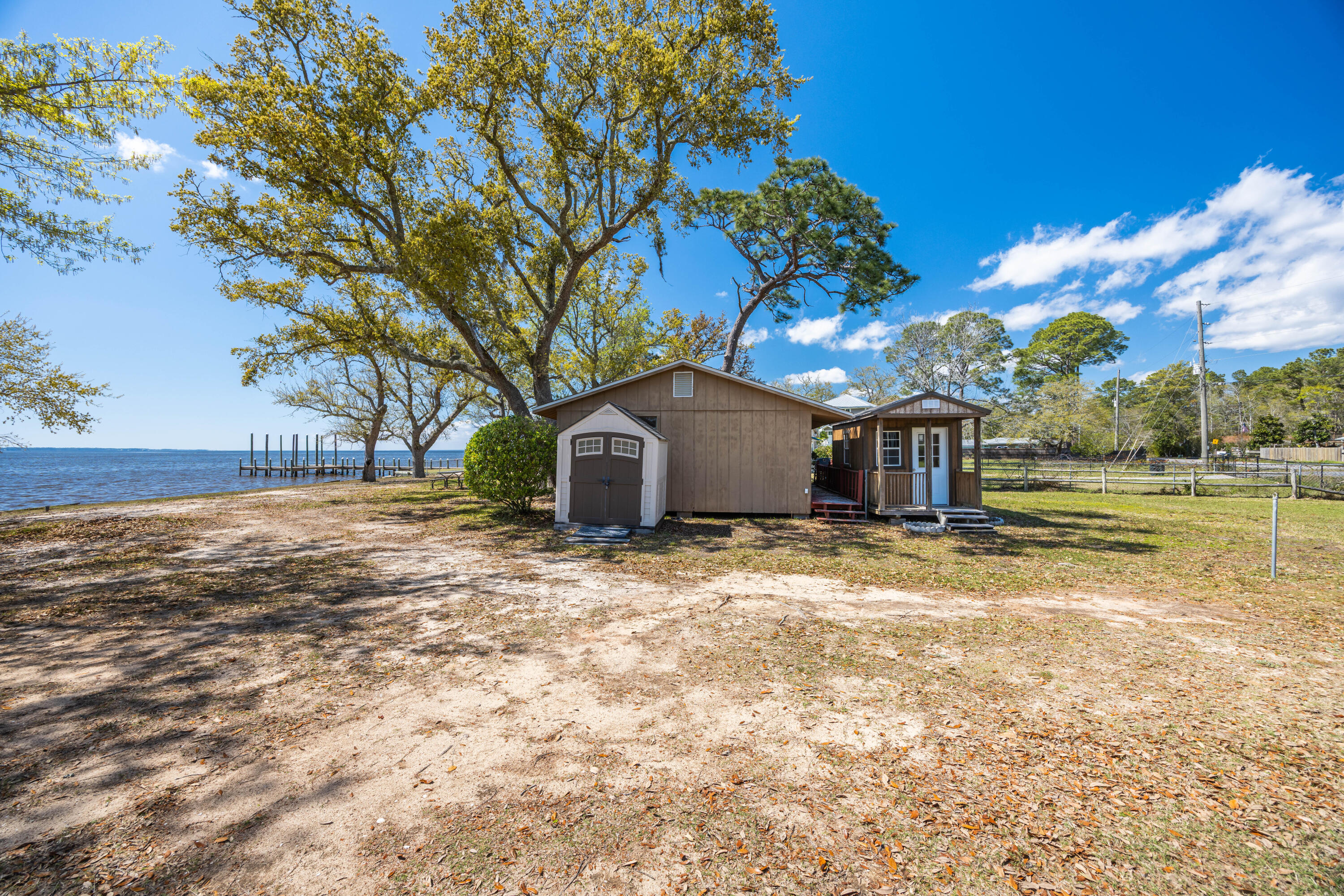 BAY GROVE - Residential