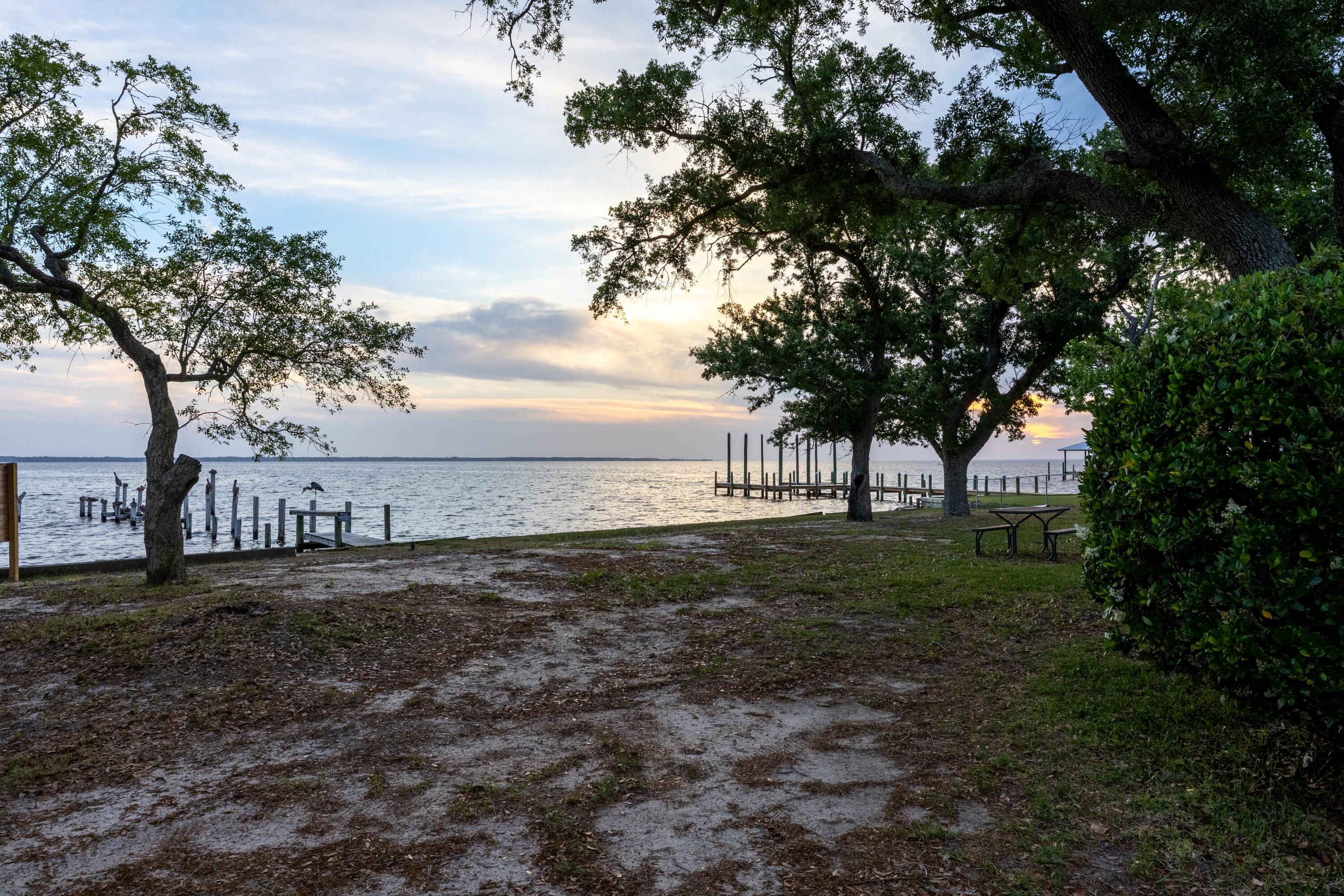 BAY GROVE - Residential