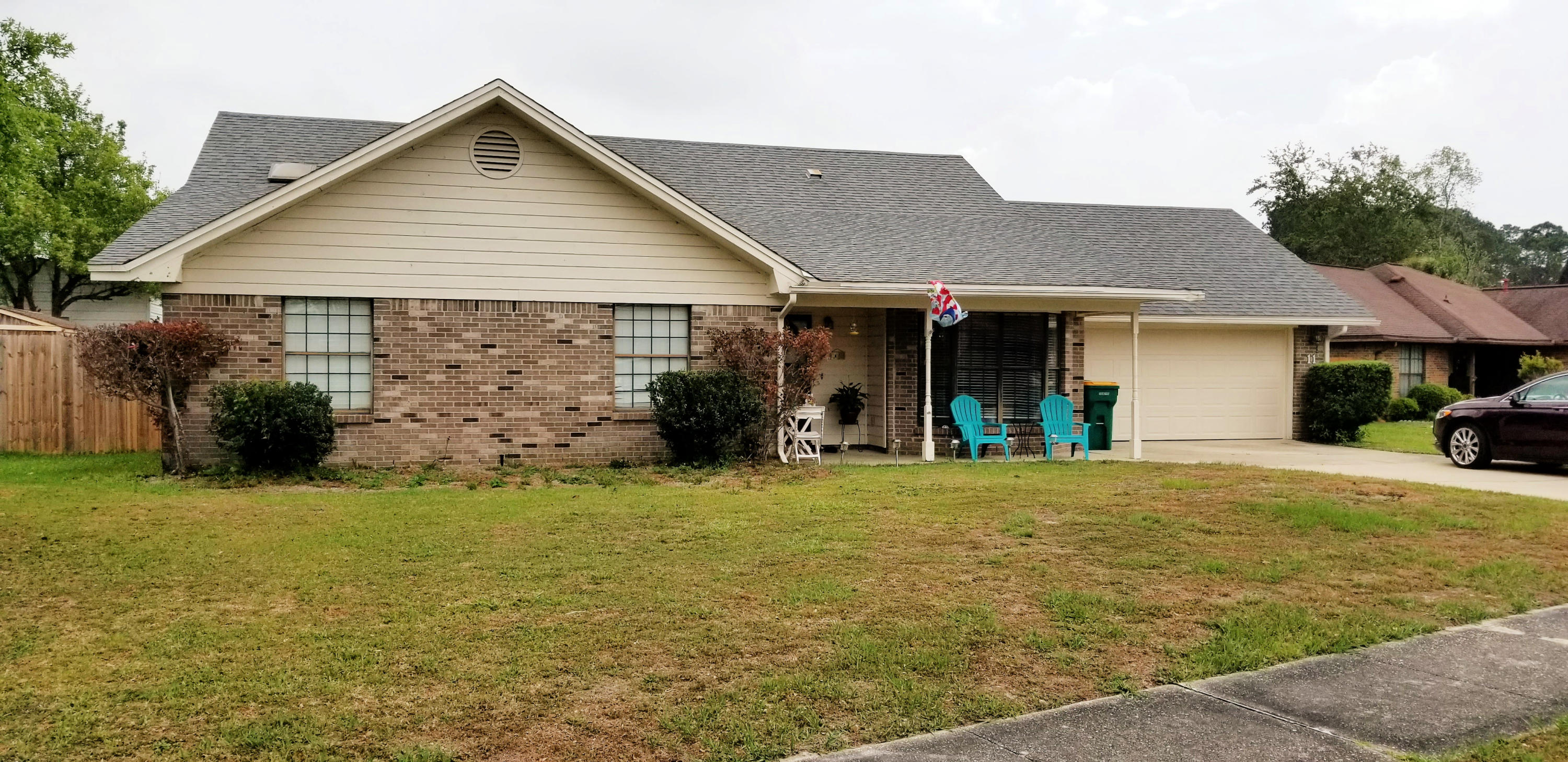 ATENTION!!!! Seller offering a $5000.00 credit towards BUYER'S CLOSING COSTS.This beautiful updated 3 bedroom home with no carpet (Tile throughout) in the Tanglewood Subdivision strategically located near Hurlburt Field, Eglin Air Force Base, shopping, dining, banking, and schools. Home boasts New A/C, vaulted ceiling in Living room with fireplace, spacious eat in kitchen featuring granite countertops, pantry, new refrigerator, and plenty of cabinet space. Master suite with His & Her walk-in closets plus Master bath with double vanities, garden tub, and skylight to let in all of that natural light. All of this plus more all situated on large lot with privacy fenced backyard!