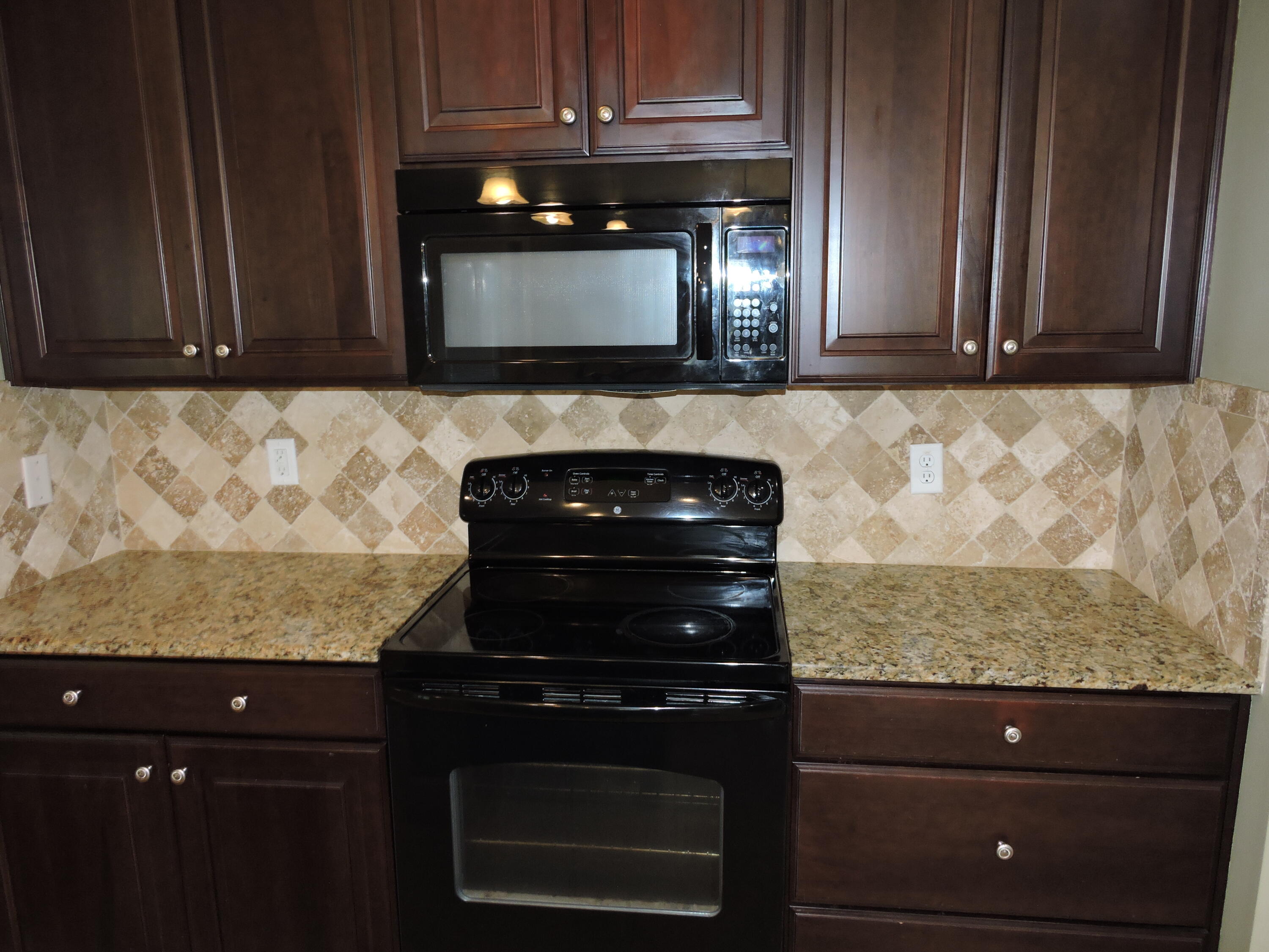 ASHTIN ESTATES - Residential Lease