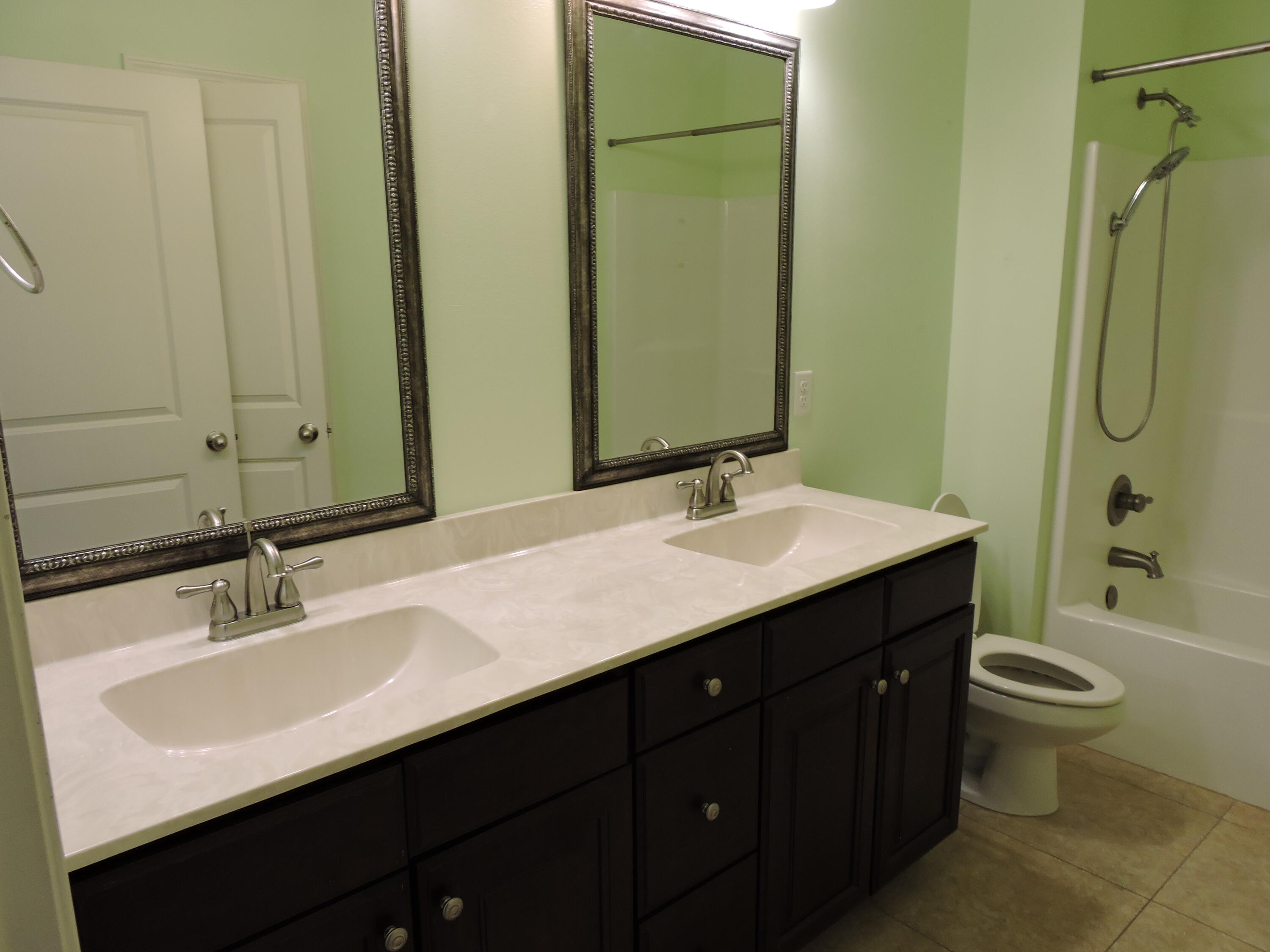 ASHTIN ESTATES - Residential Lease