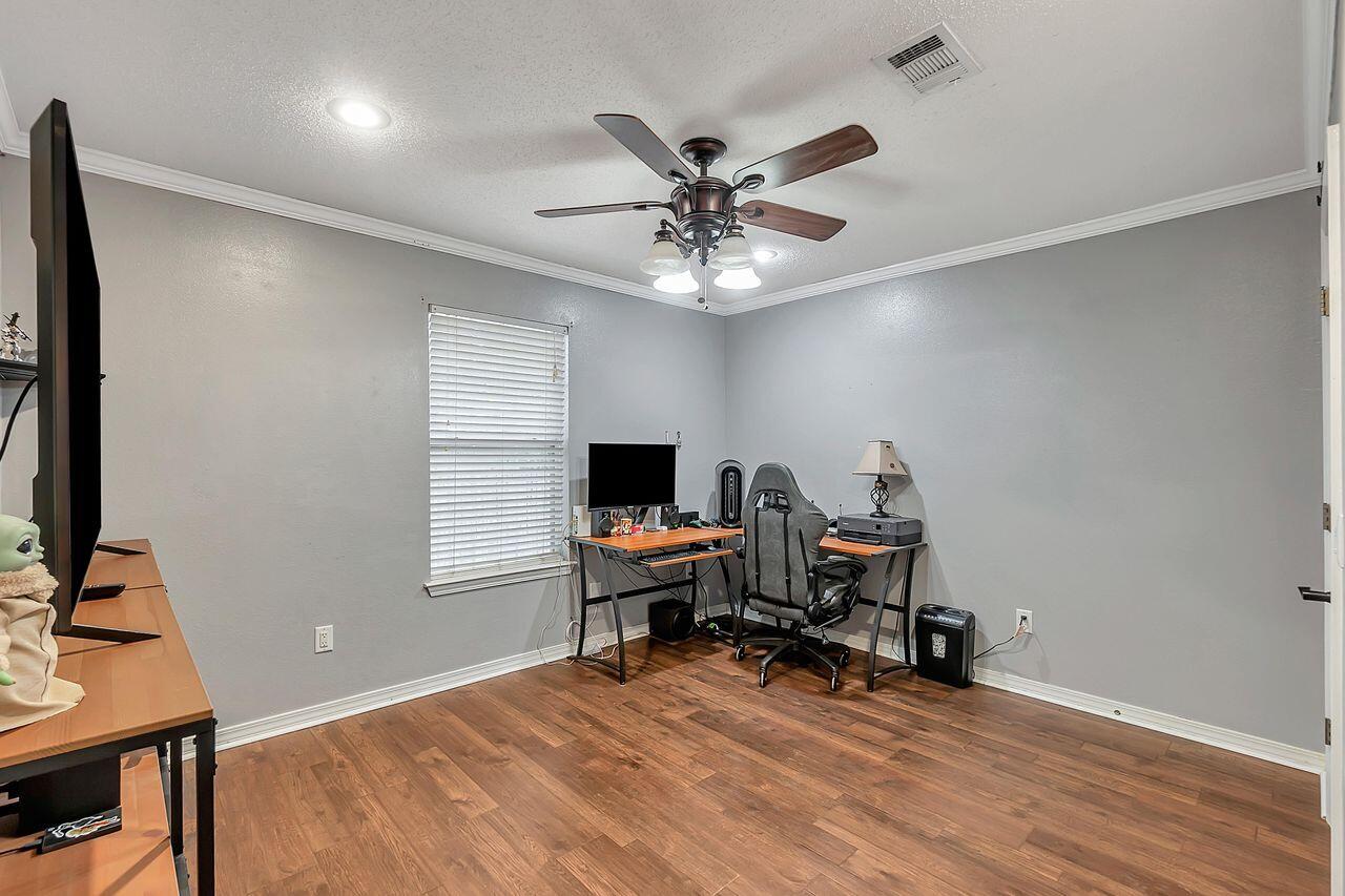 WOODBURY FOREST - Residential