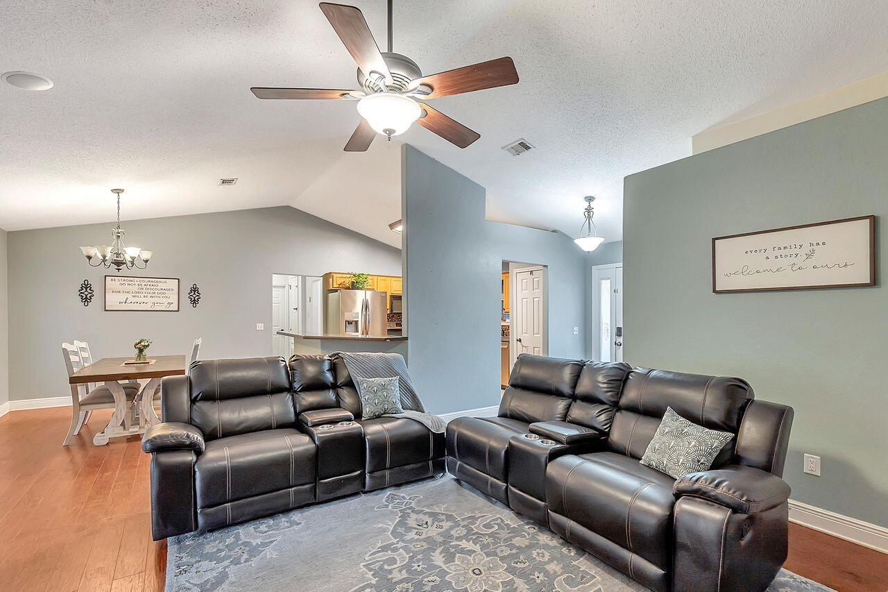 WOODBURY FOREST - Residential