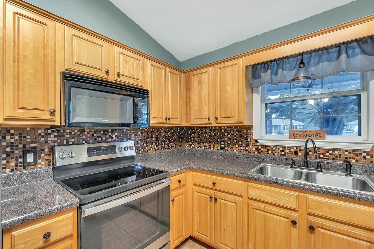 WOODBURY FOREST - Residential