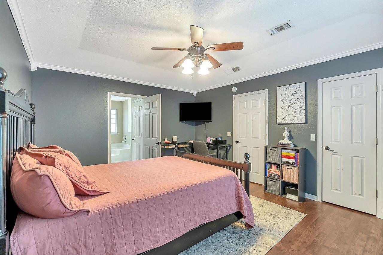 WOODBURY FOREST - Residential