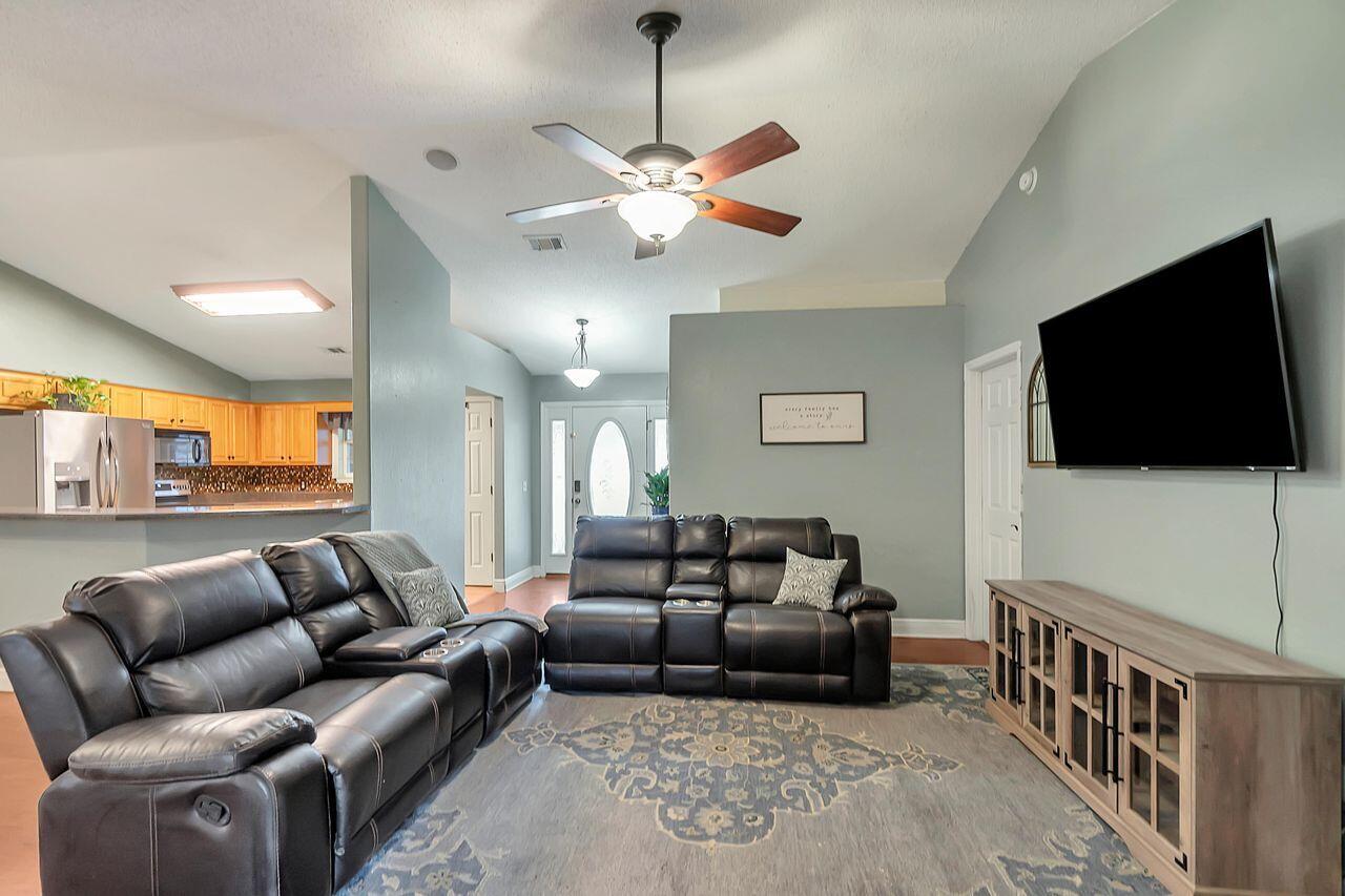 WOODBURY FOREST - Residential