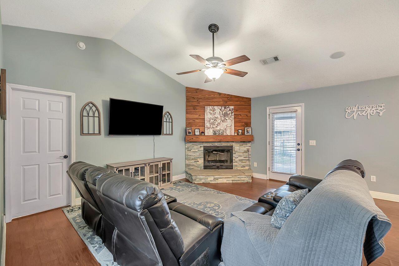 WOODBURY FOREST - Residential