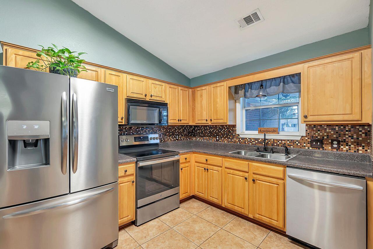 WOODBURY FOREST - Residential