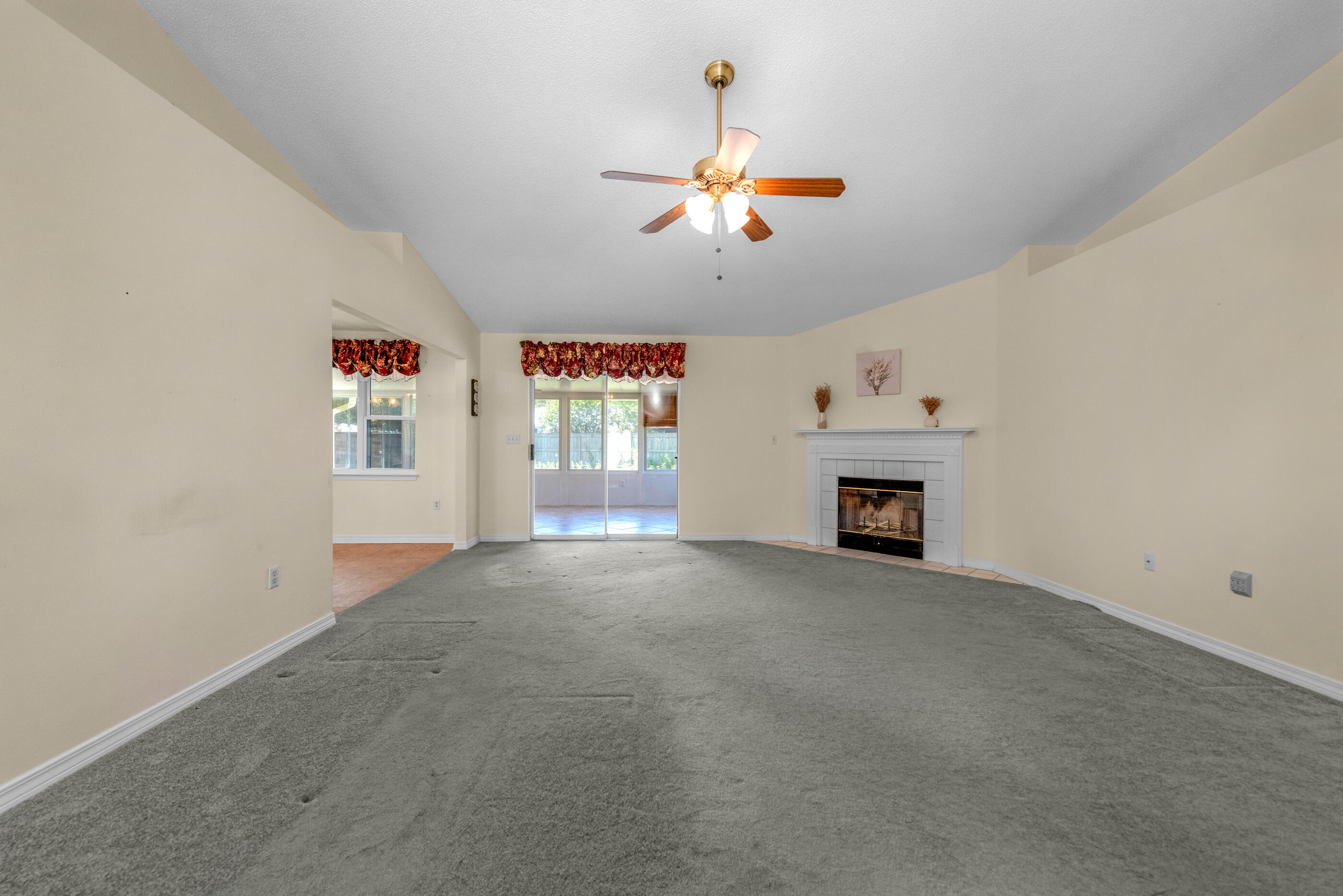 BRISTOL VILLAGE RAINTREE ESTATES - Residential