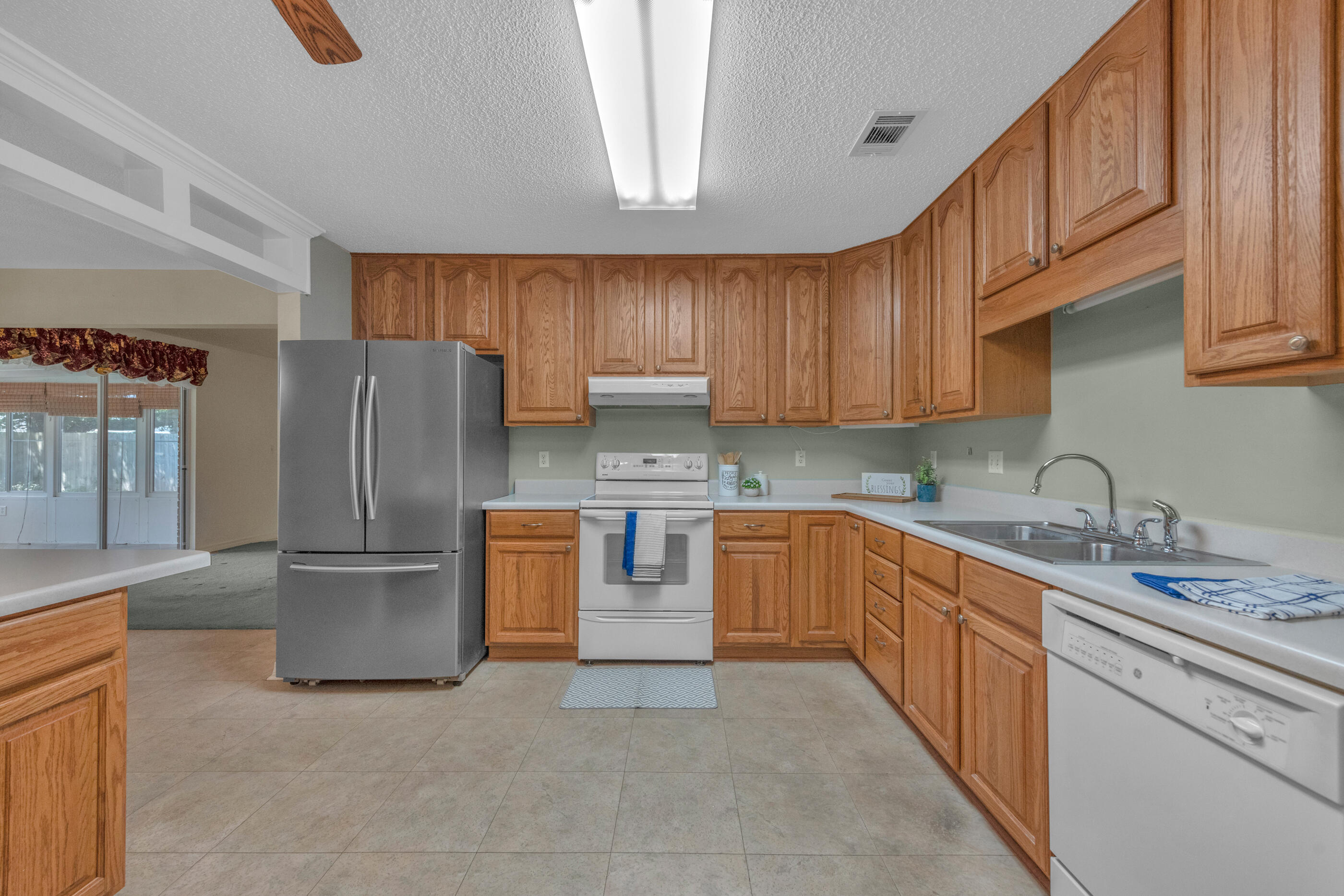 BRISTOL VILLAGE RAINTREE ESTATES - Residential