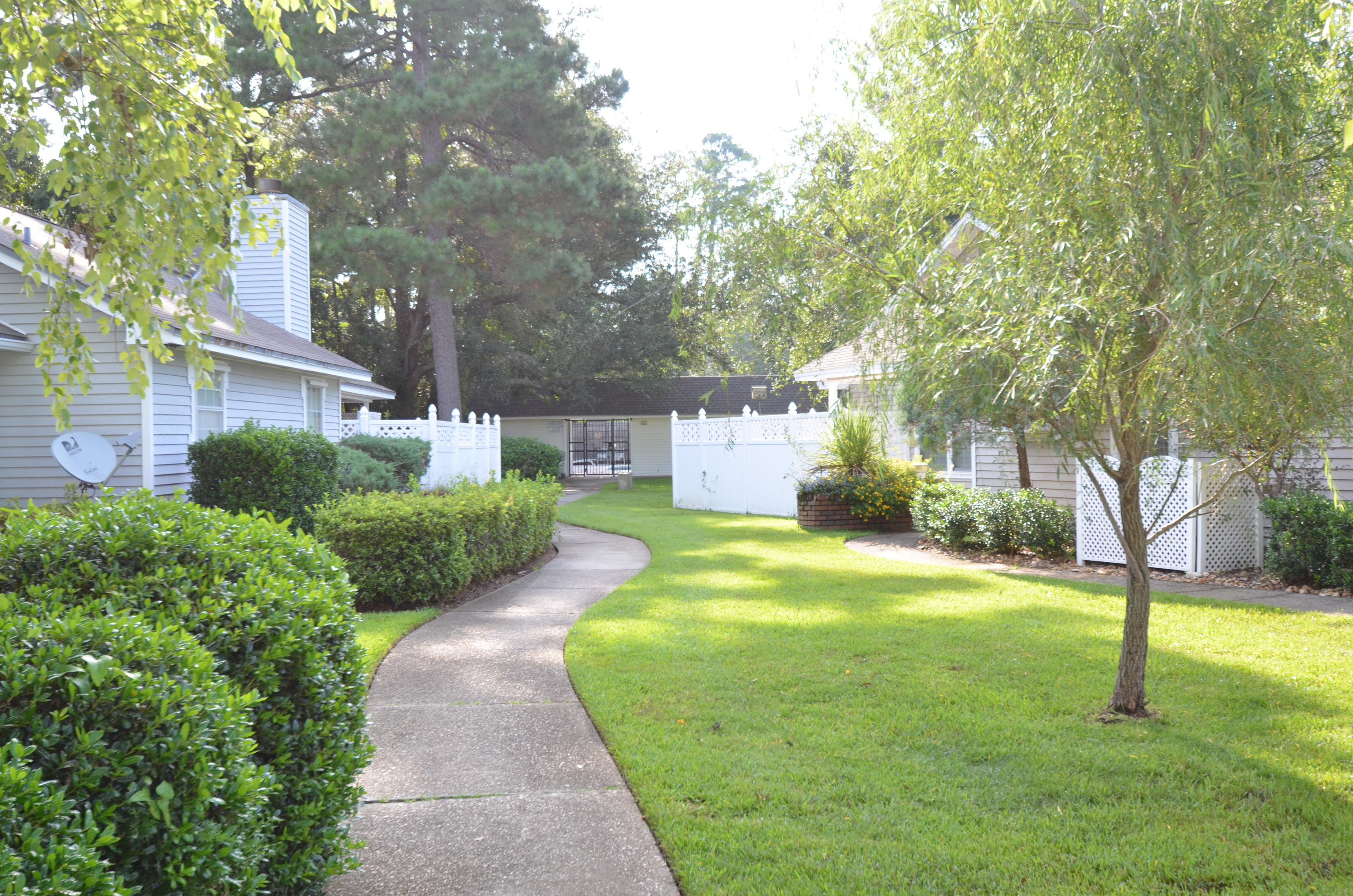 EMERALD GARDENS - Residential
