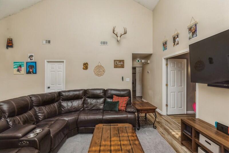 CANTERBURY WOODS 1ST ADDN - Residential