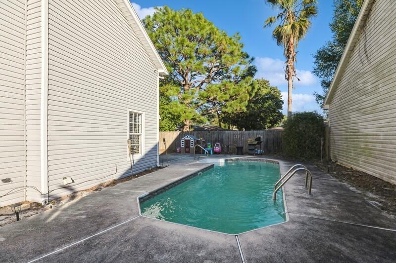 CANTERBURY WOODS 1ST ADDN - Residential