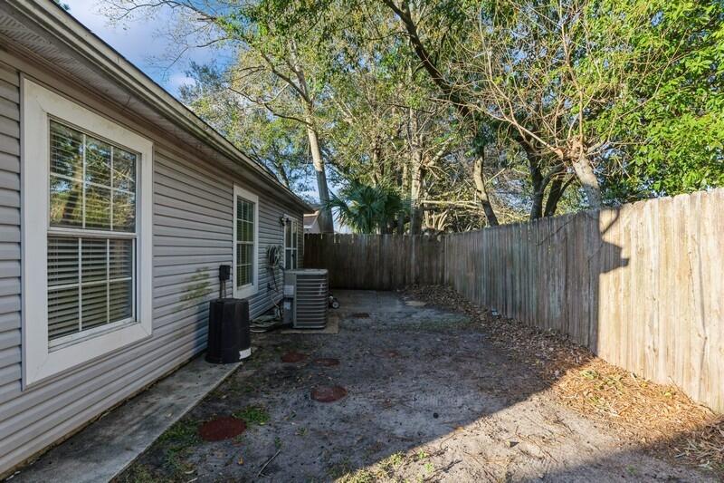 CANTERBURY WOODS 1ST ADDN - Residential