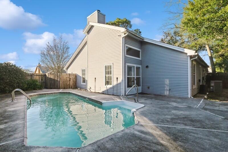 CANTERBURY WOODS 1ST ADDN - Residential