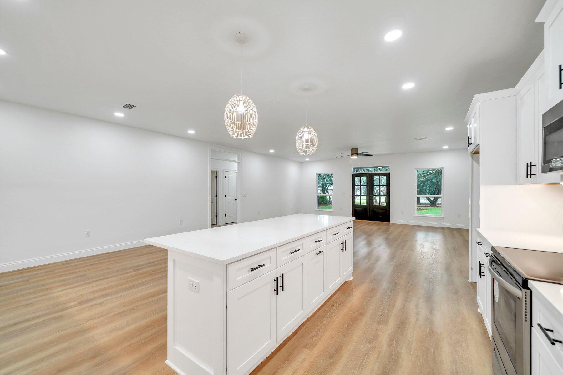 NAVARRE S/D 2ND ADDN - Residential