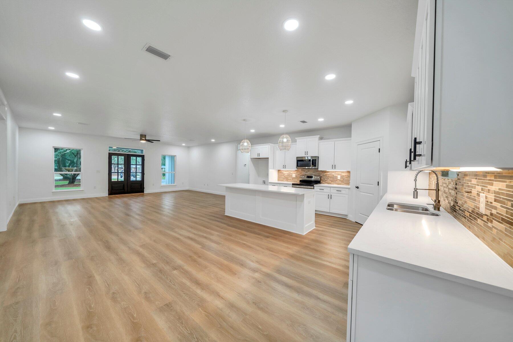 NAVARRE S/D 2ND ADDN - Residential