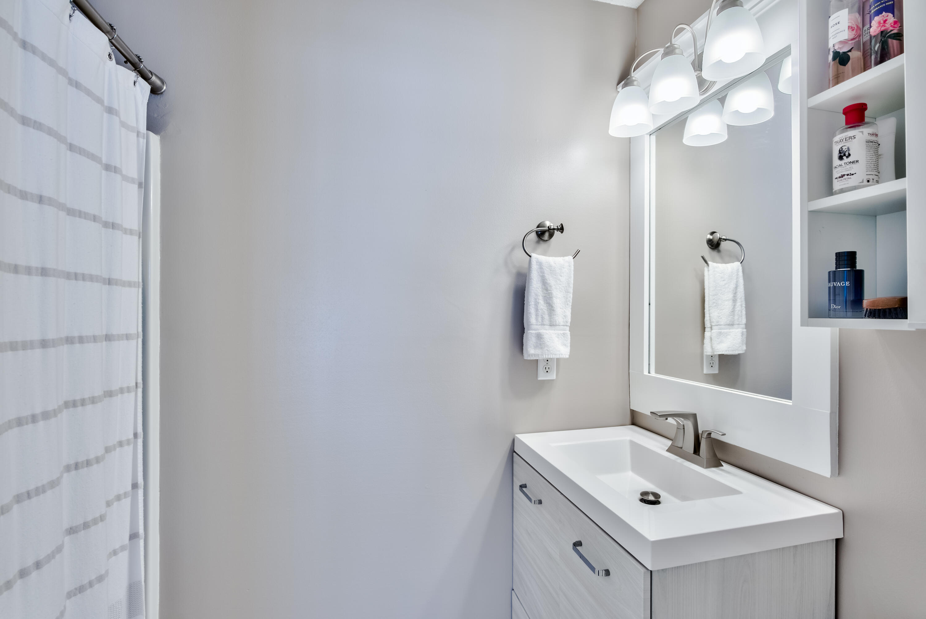 SUMMERLAKE T/H - Residential