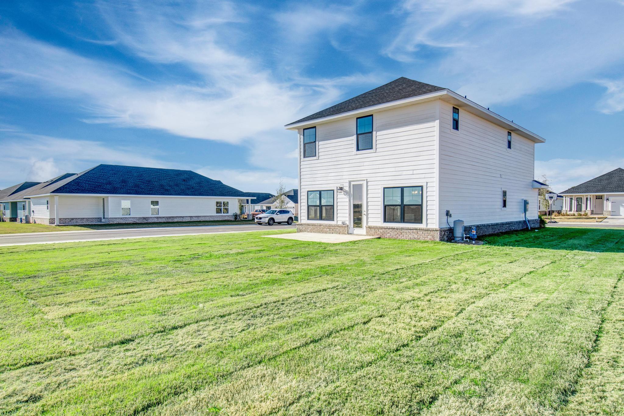 THE BLUFFS AT LAFAYETTE - Residential