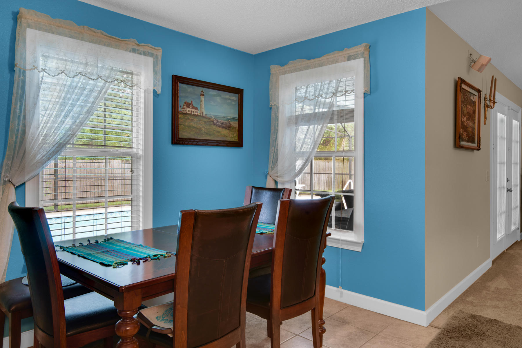 WHISPER BAY - Residential