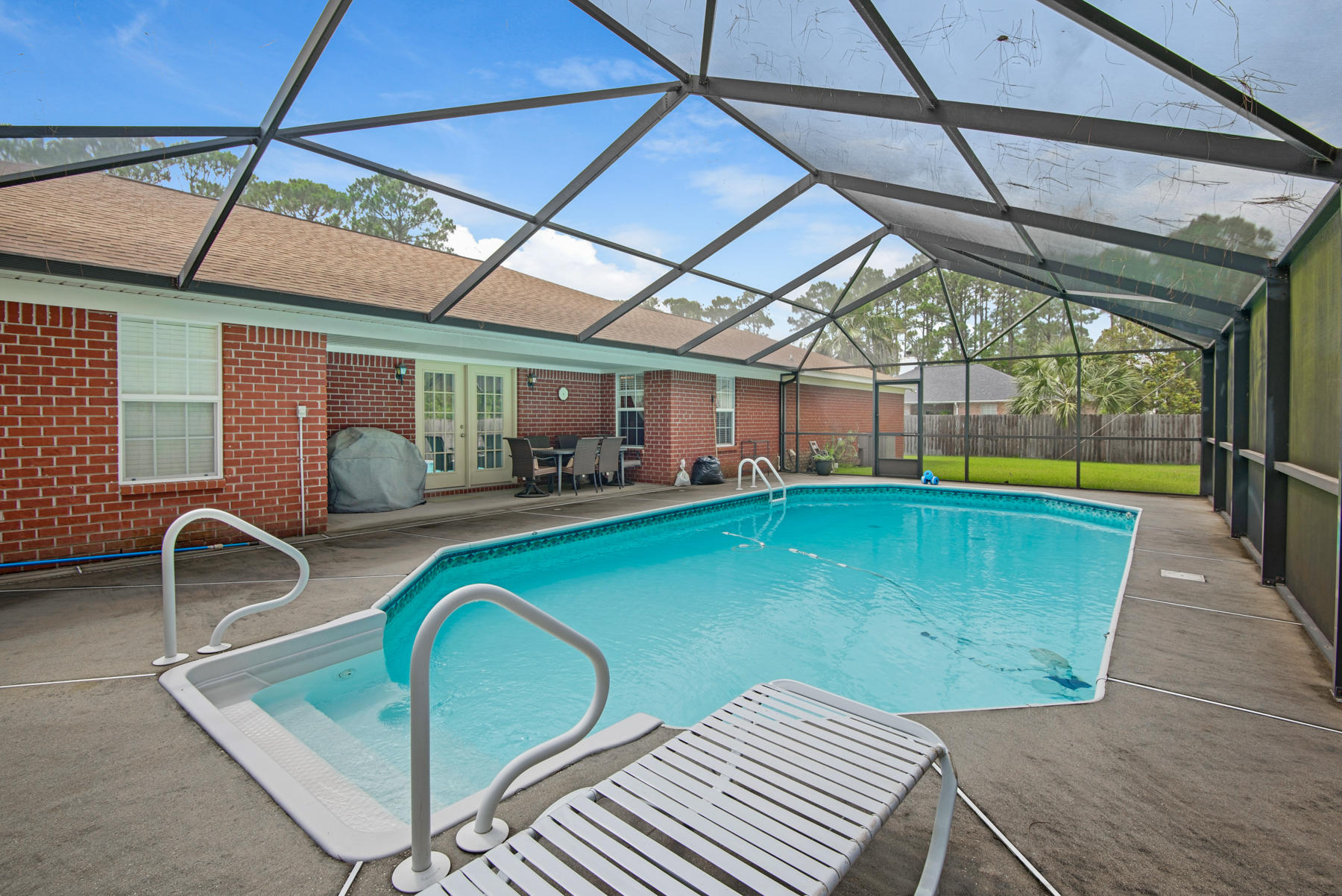 WHISPER BAY - Residential