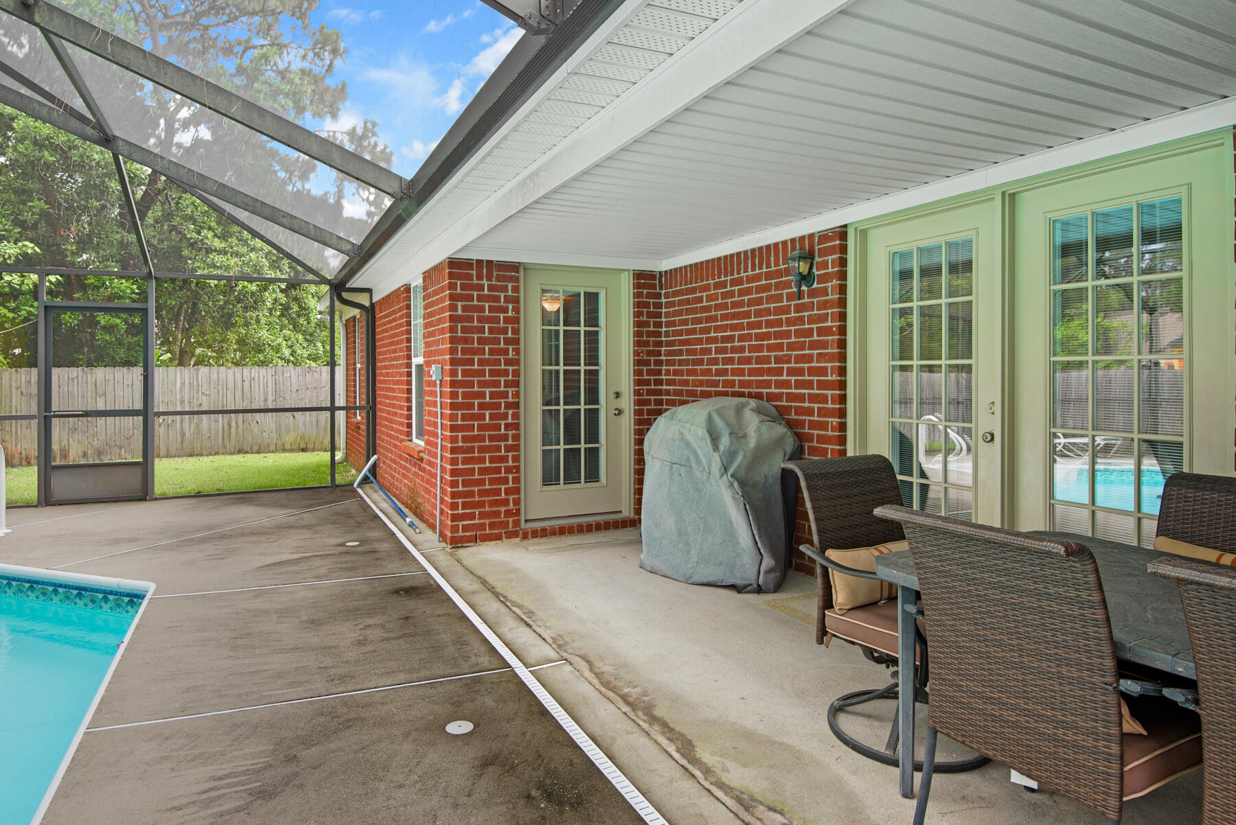 WHISPER BAY - Residential