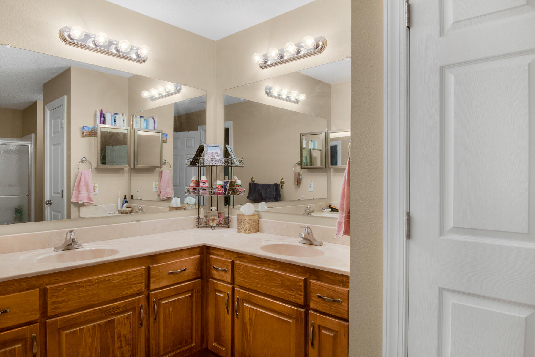 WHISPER BAY - Residential