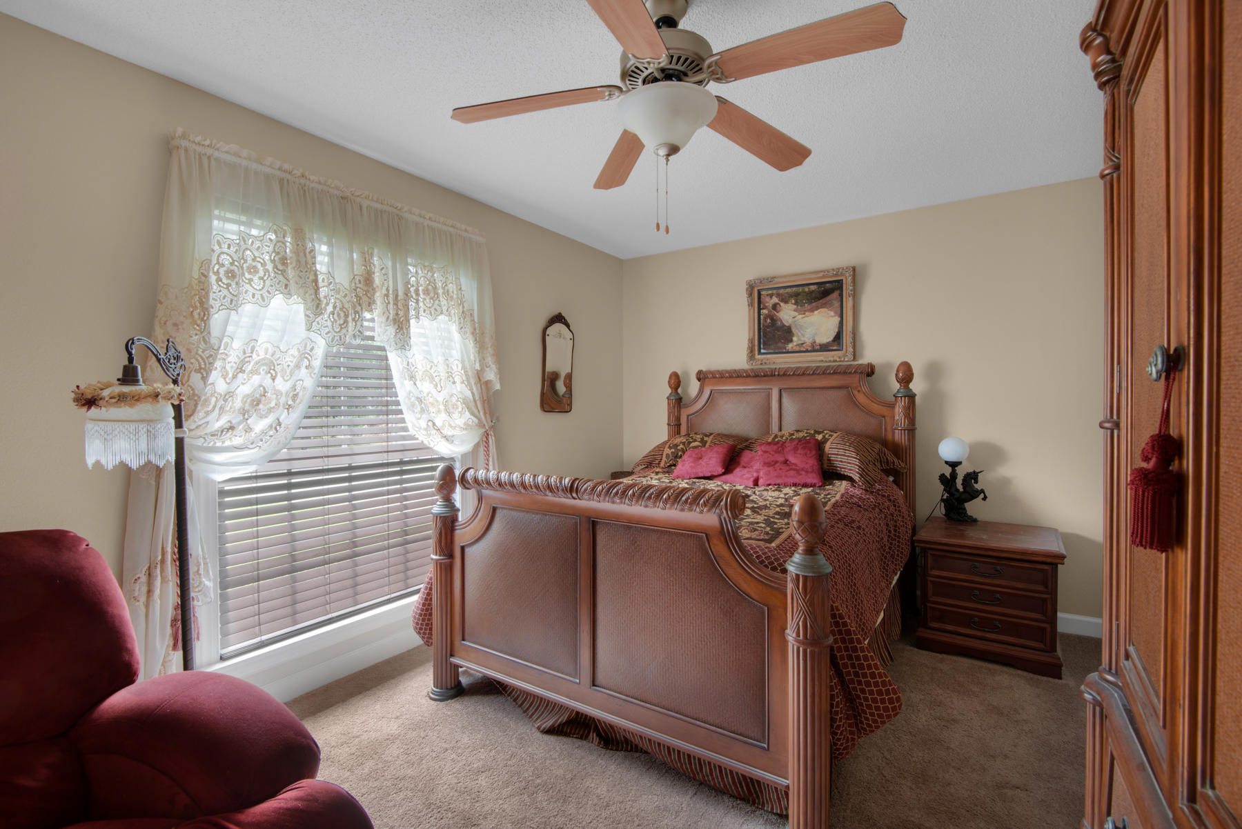 WHISPER BAY - Residential