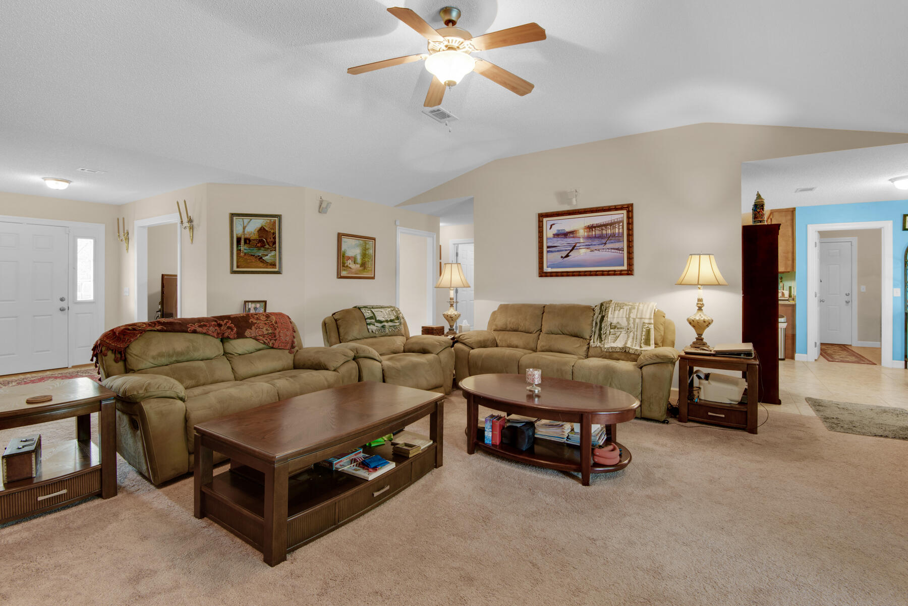 WHISPER BAY - Residential