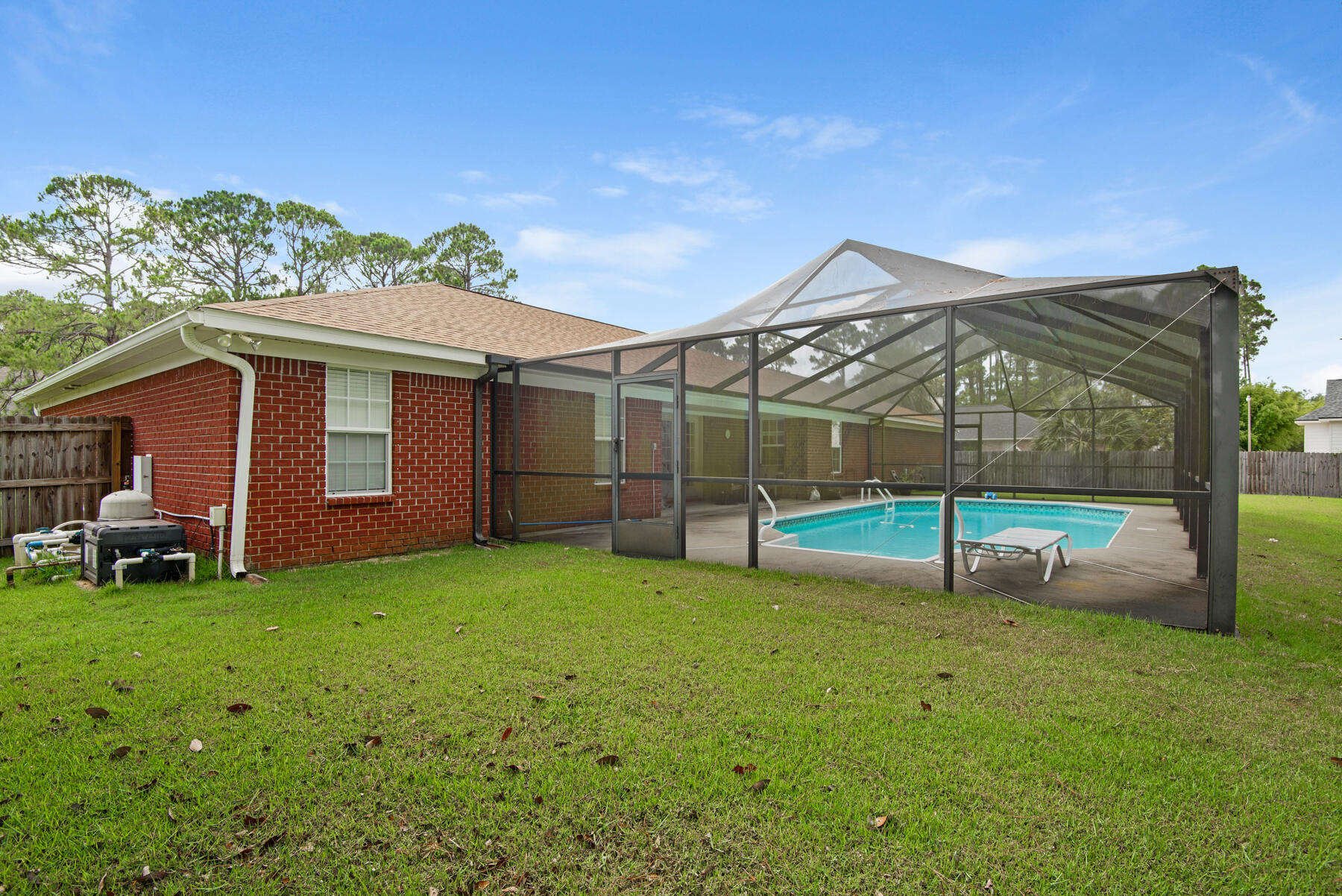 WHISPER BAY - Residential