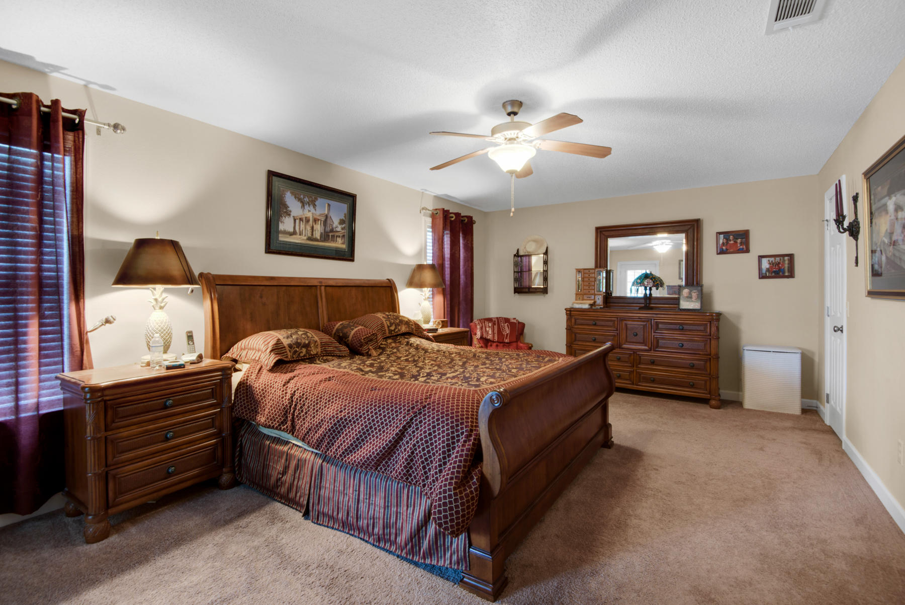 WHISPER BAY - Residential