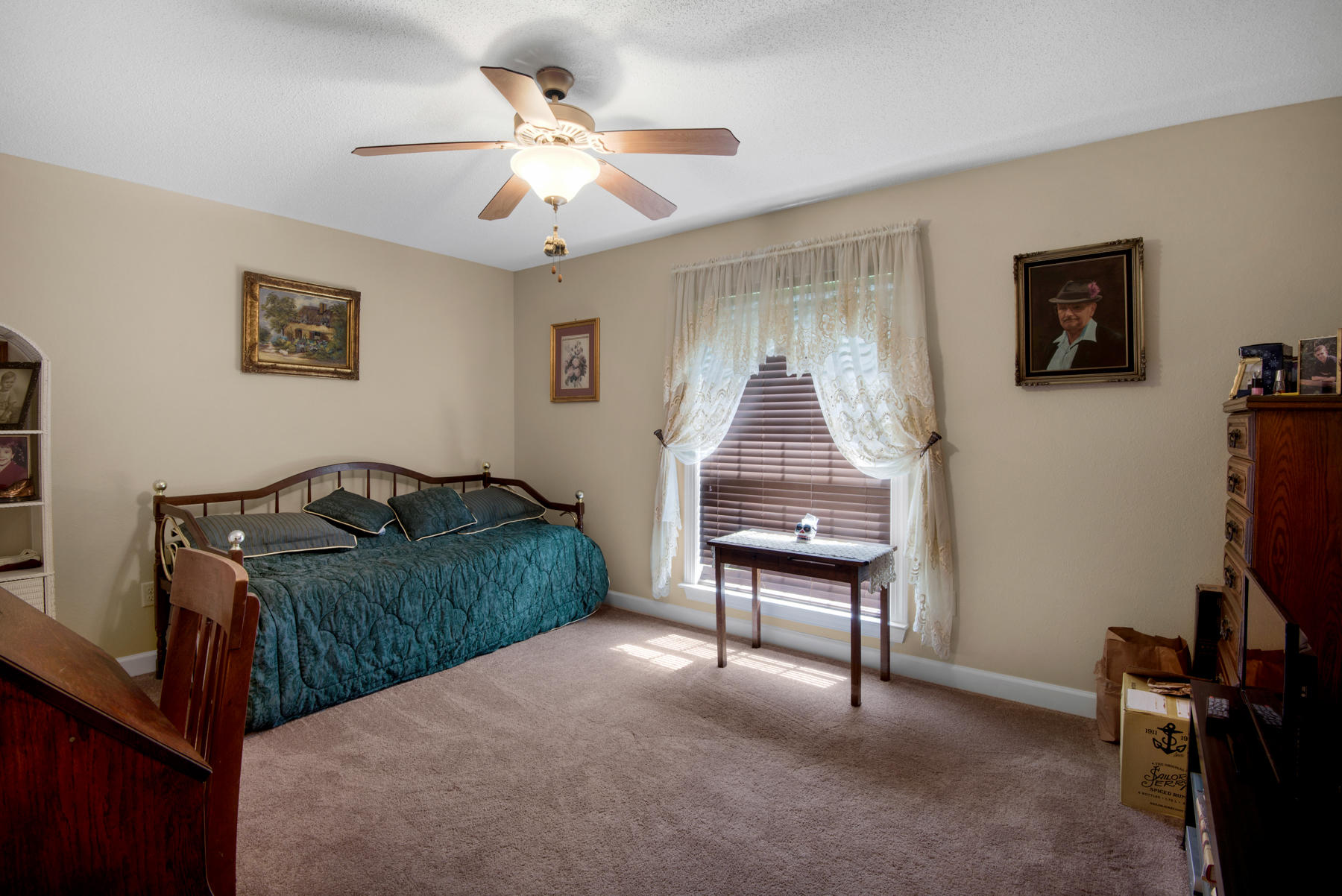 WHISPER BAY - Residential