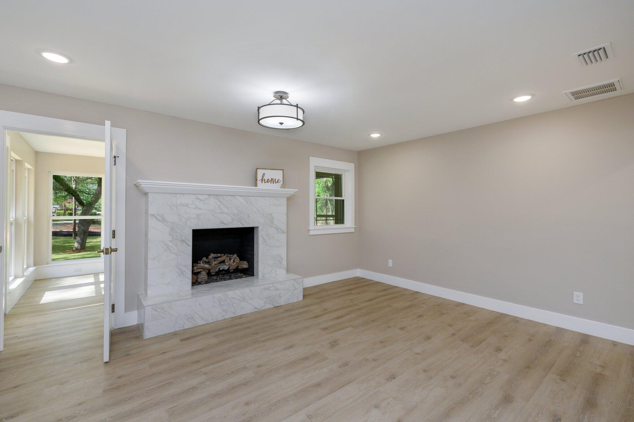 QUIET OAKS S/D - Residential