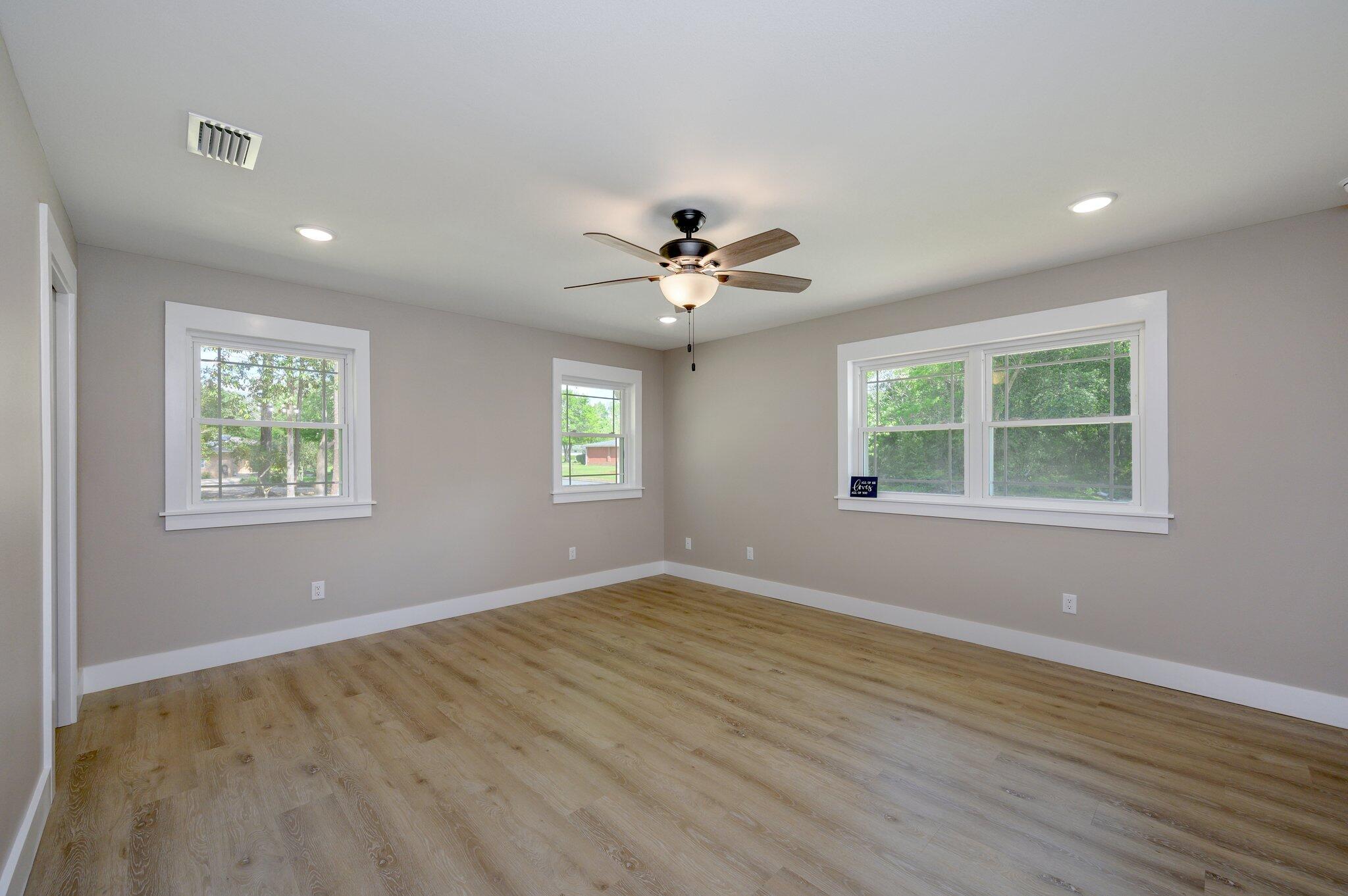 QUIET OAKS S/D - Residential