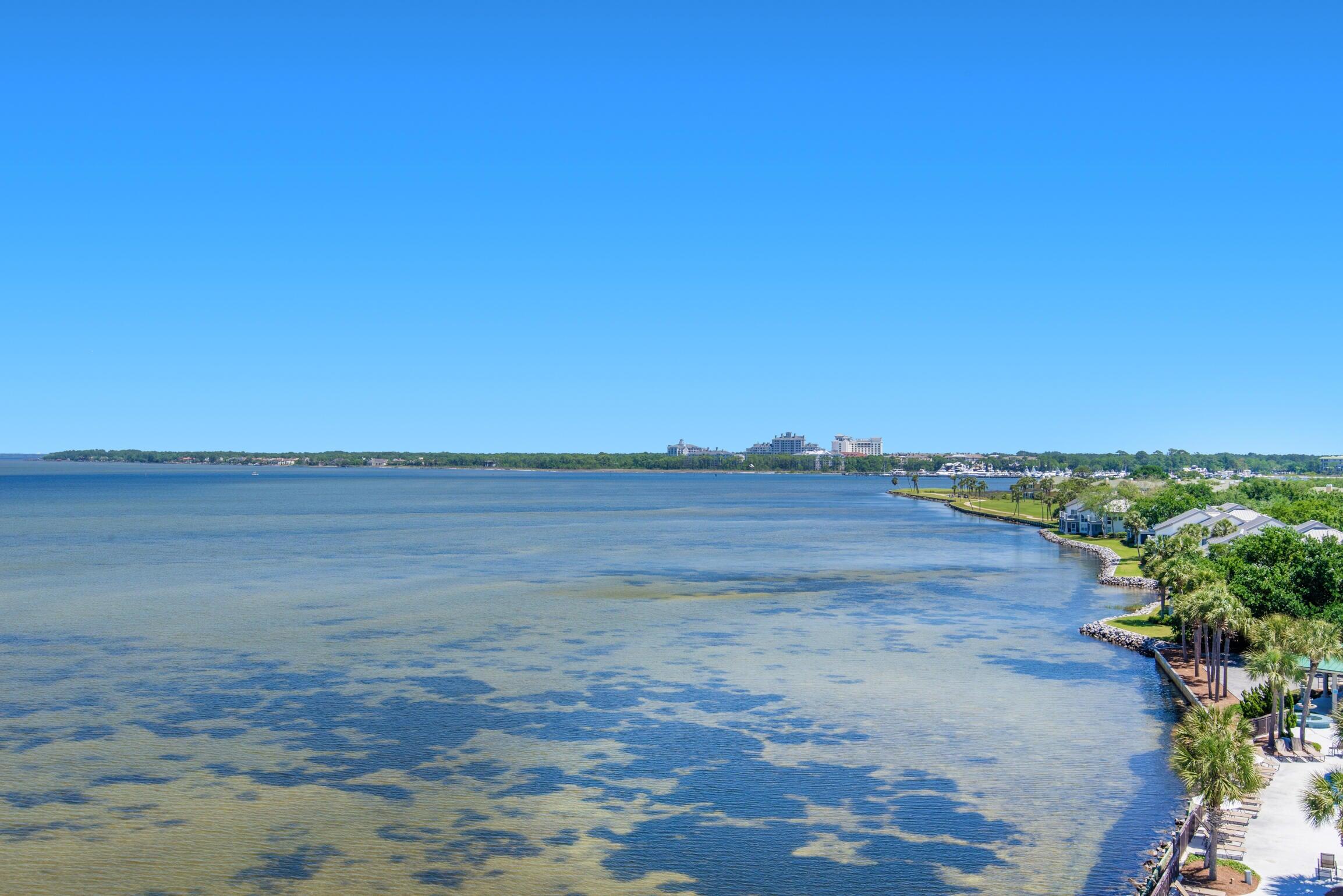 BAYSIDE CONDO SANDESTIN - Residential