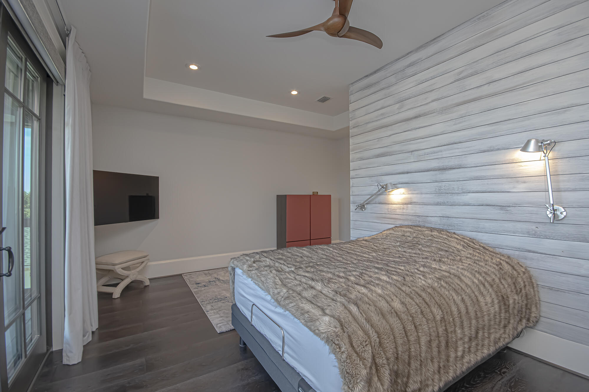 Lake Merial - Residential