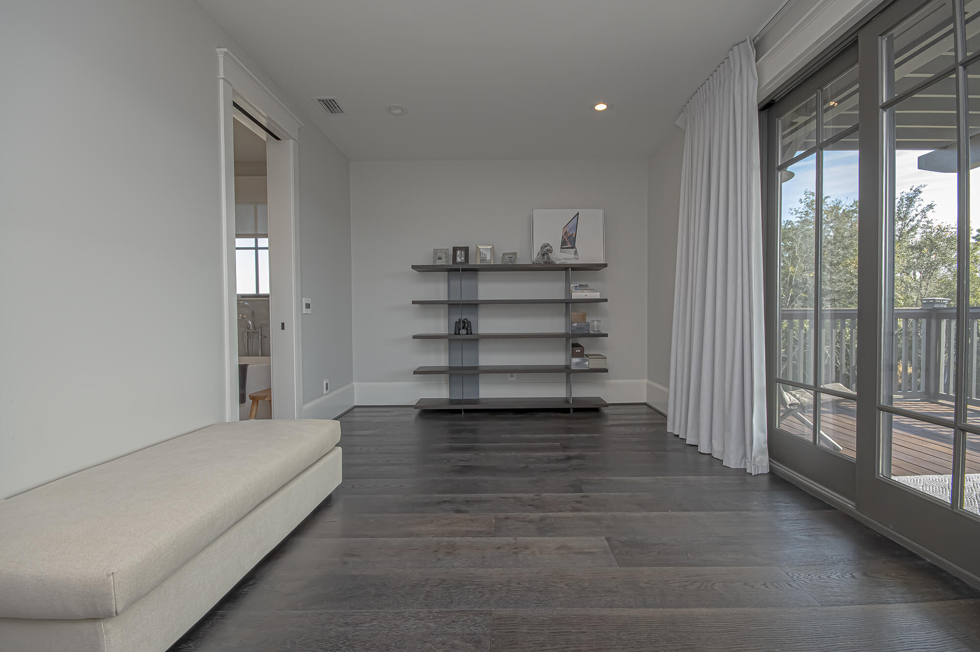Lake Merial - Residential