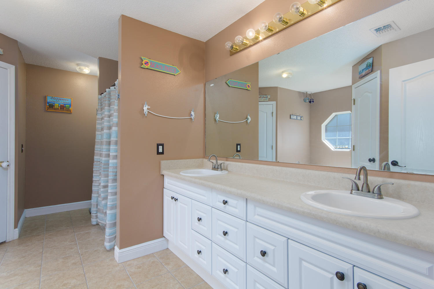 FOX VALLEY - Residential