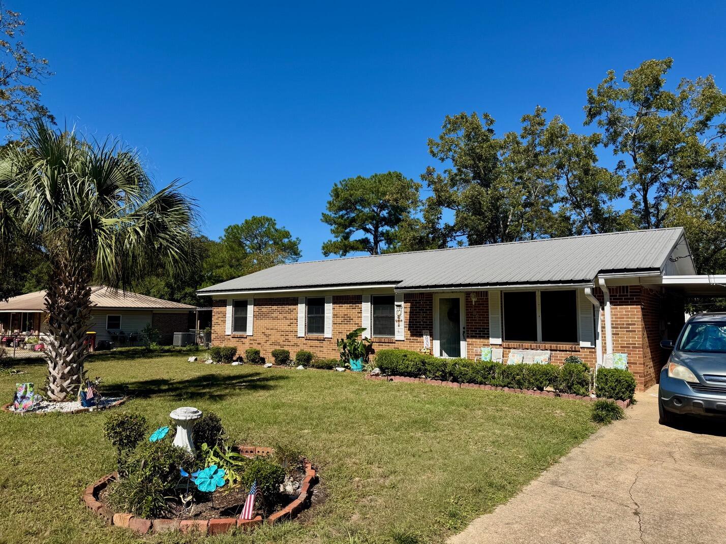 4 Bedroom 1.5 bath home located in central Crestview providing easy commute to the local bases, beaches, and shopping centers. Spacious yard in both front and back providing plenty of area for gardening and play area for the kids and family dog to run around. This home is ready for its new family to make it their very own.