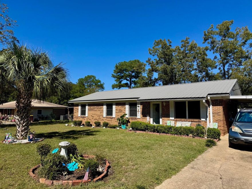 4 Bedroom 1.5 bath home located in central Crestview providing easy commute to the local bases, beaches, and shopping centers. Spacious yard in both front and back providing plenty of area for gardening and play area for the kids and family dog to run around. This home is ready for its new family to make it their very own.