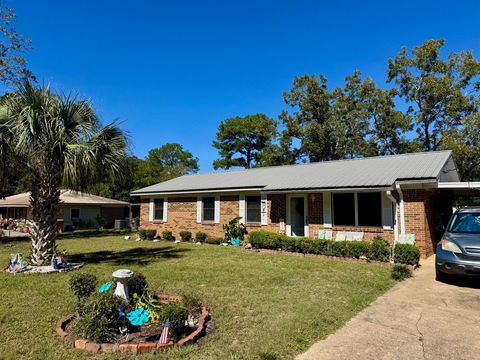Photo of 112 Oglesby Avenue, Crestview, FL 32536 (MLS # 988051)