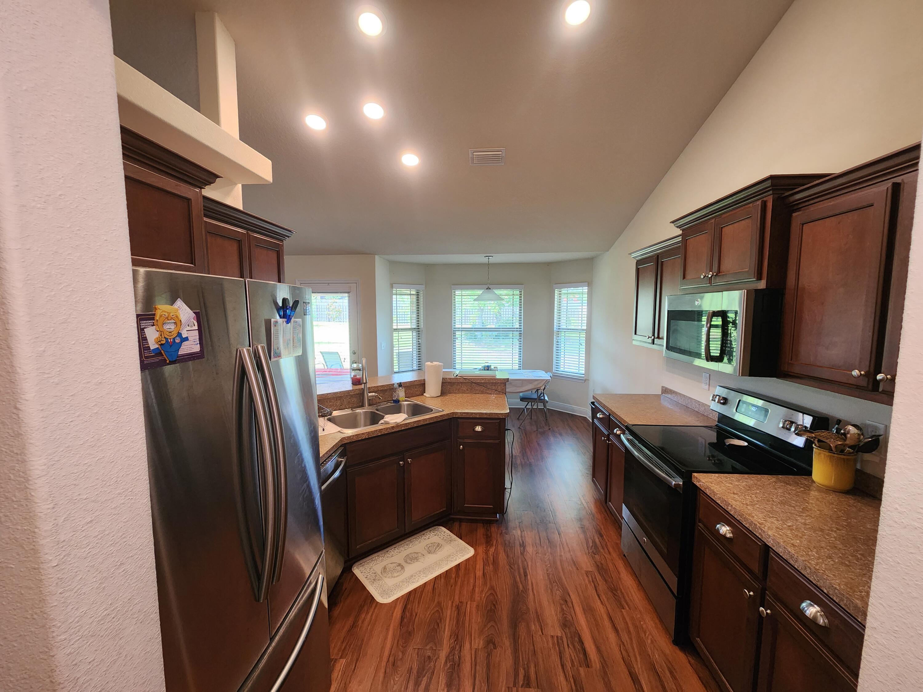 WHISPER CREEK - Residential