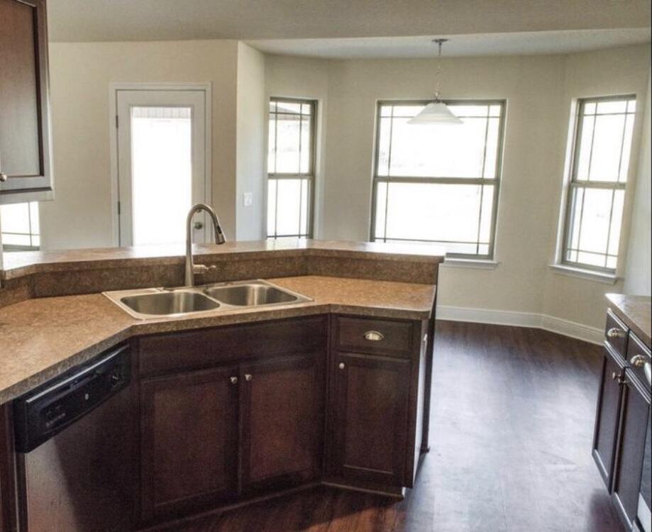 WHISPER CREEK - Residential