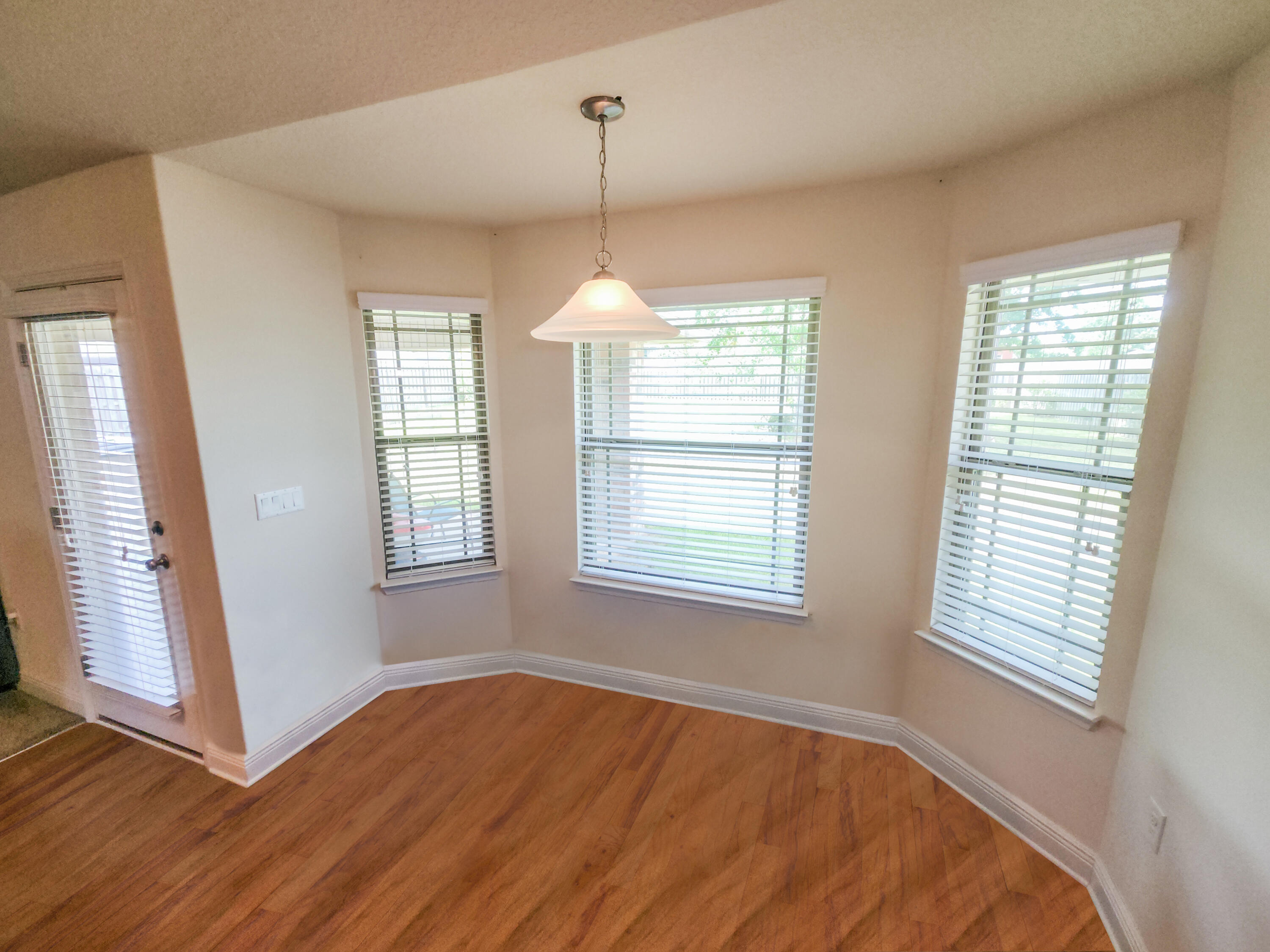 WHISPER CREEK - Residential