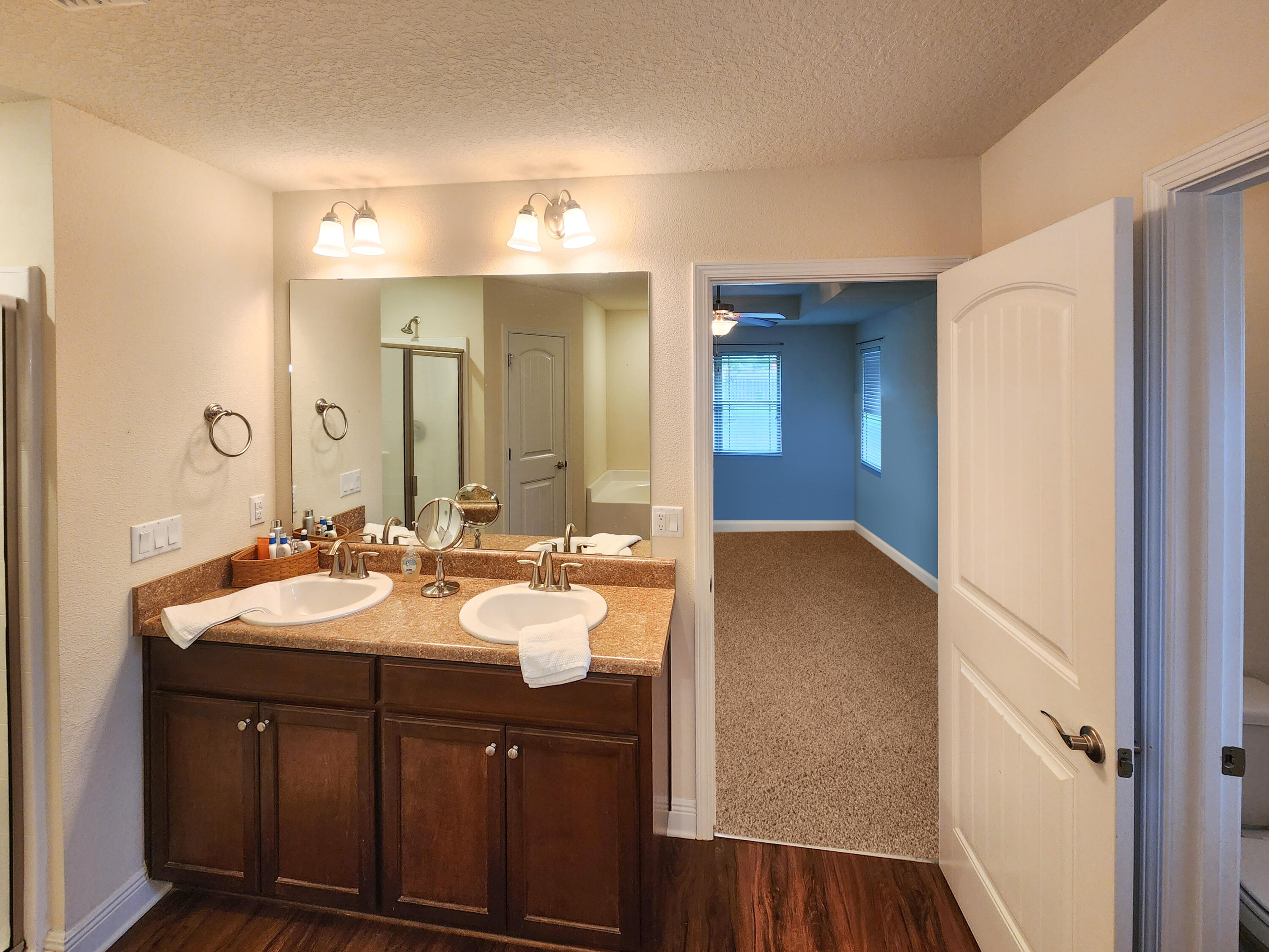 WHISPER CREEK - Residential